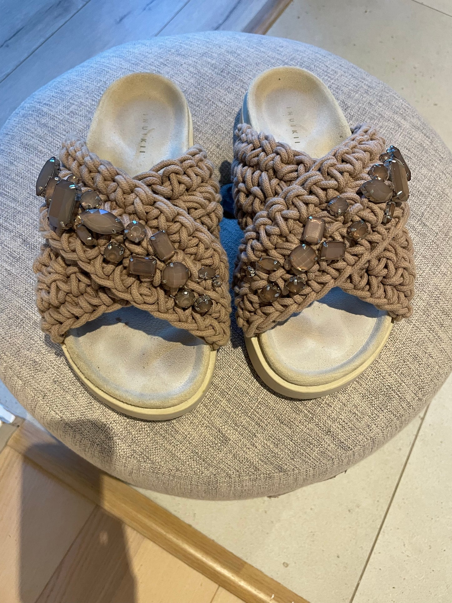 Inuikii Woven Stones Sandals