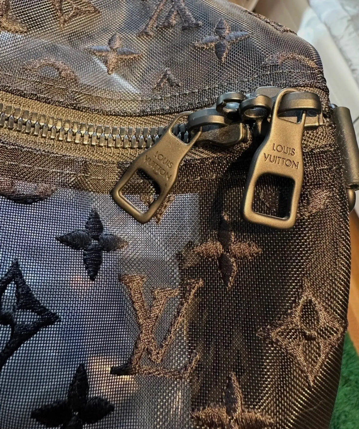Louis Vuitton Keepall Bandoulière 50-skinnresväska