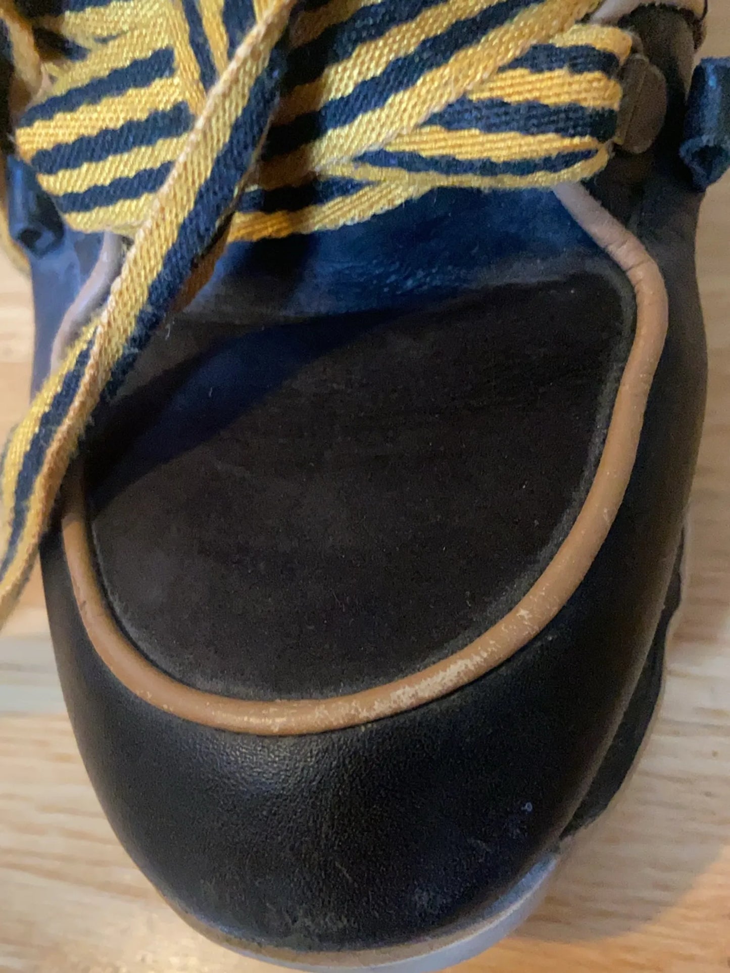 Blankens Äldre Modell-skinnsneakers
