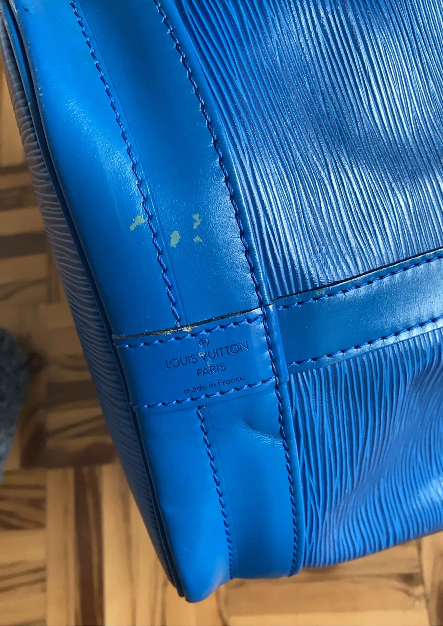 Louis Vuitton Noe Gm-skinnaxelremsväska