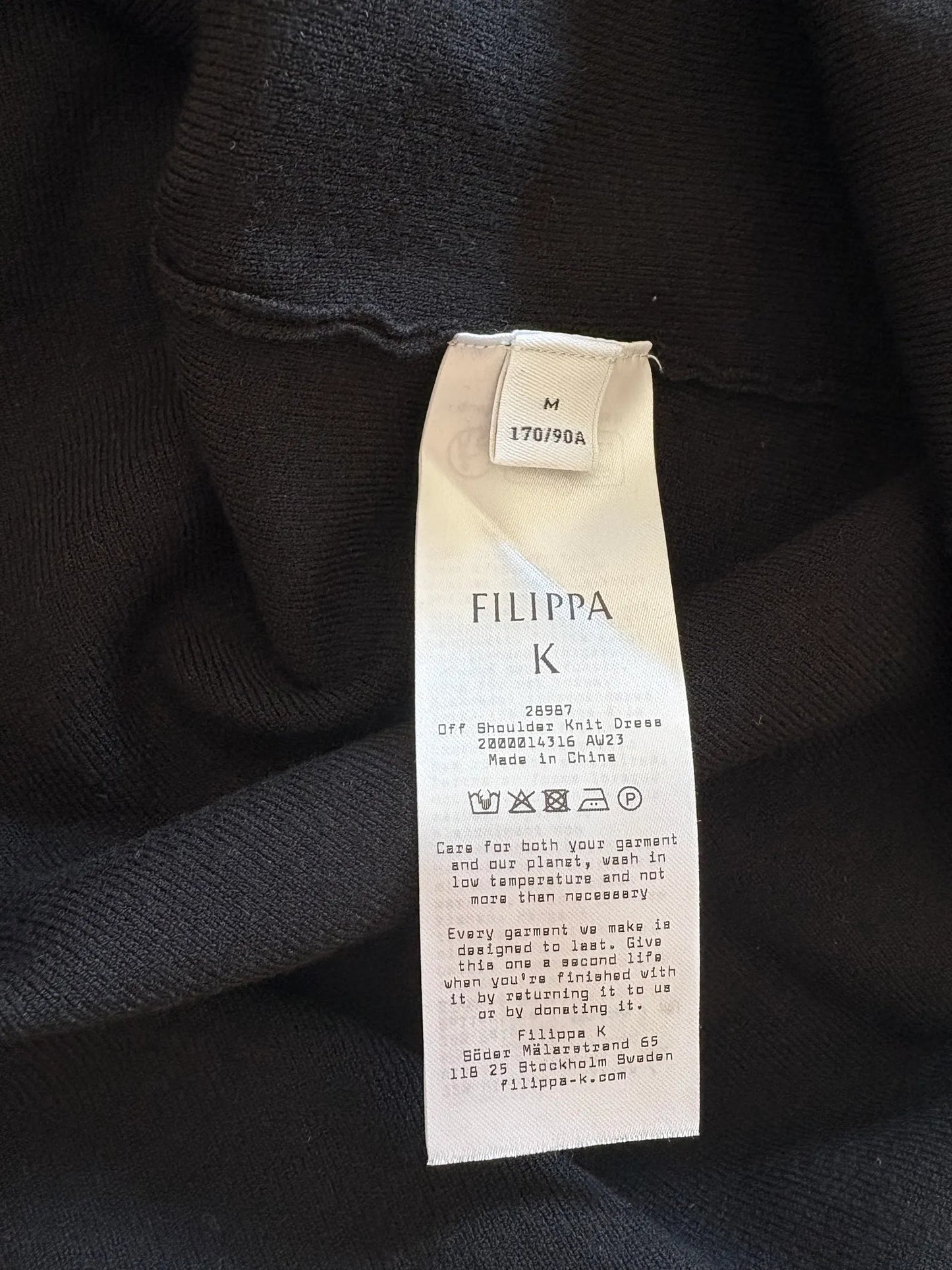 Filippa K Off Shoulder Knit-klänning
