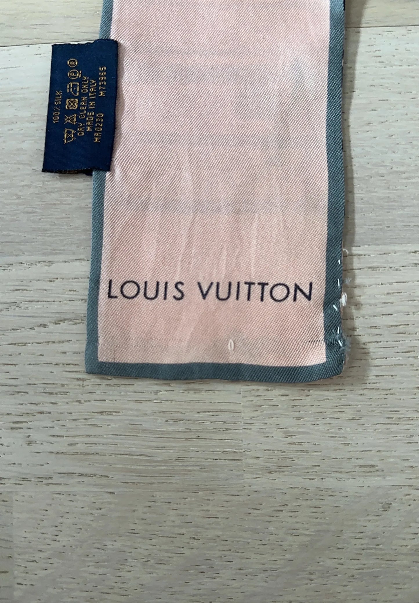 Louis Vuitton-sidensjal