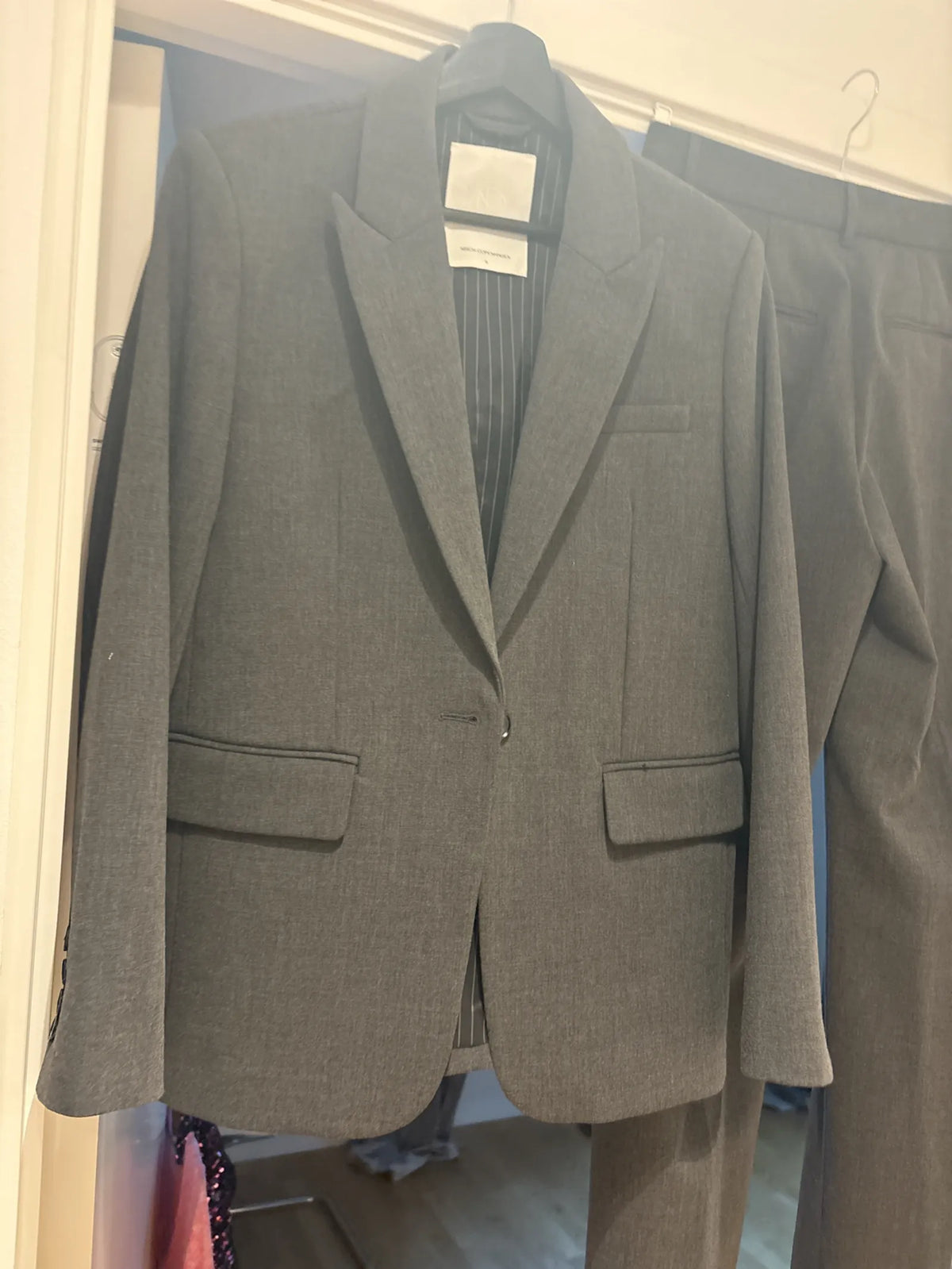 Moss Copenhagen Suit