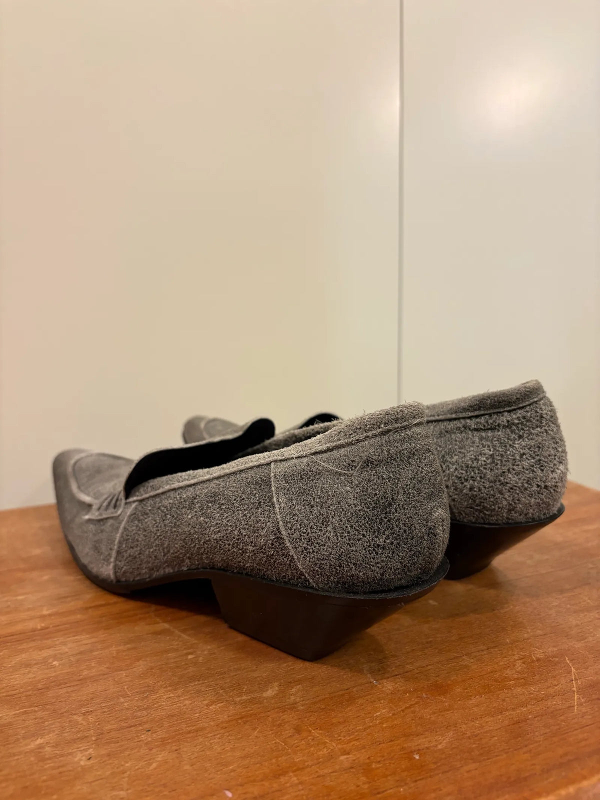 Acne Studios-skinnklackar NWOT