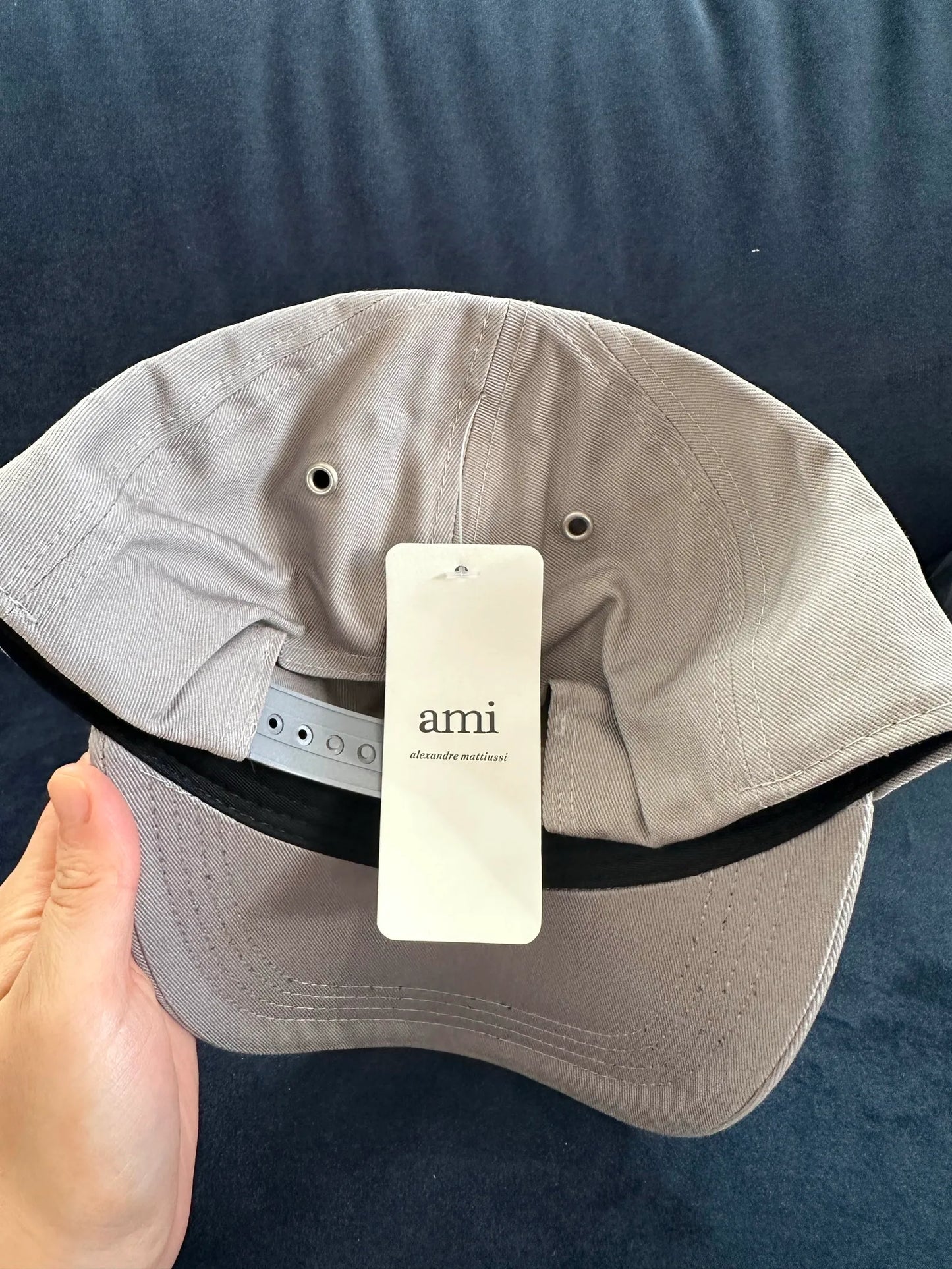 Ami Cap