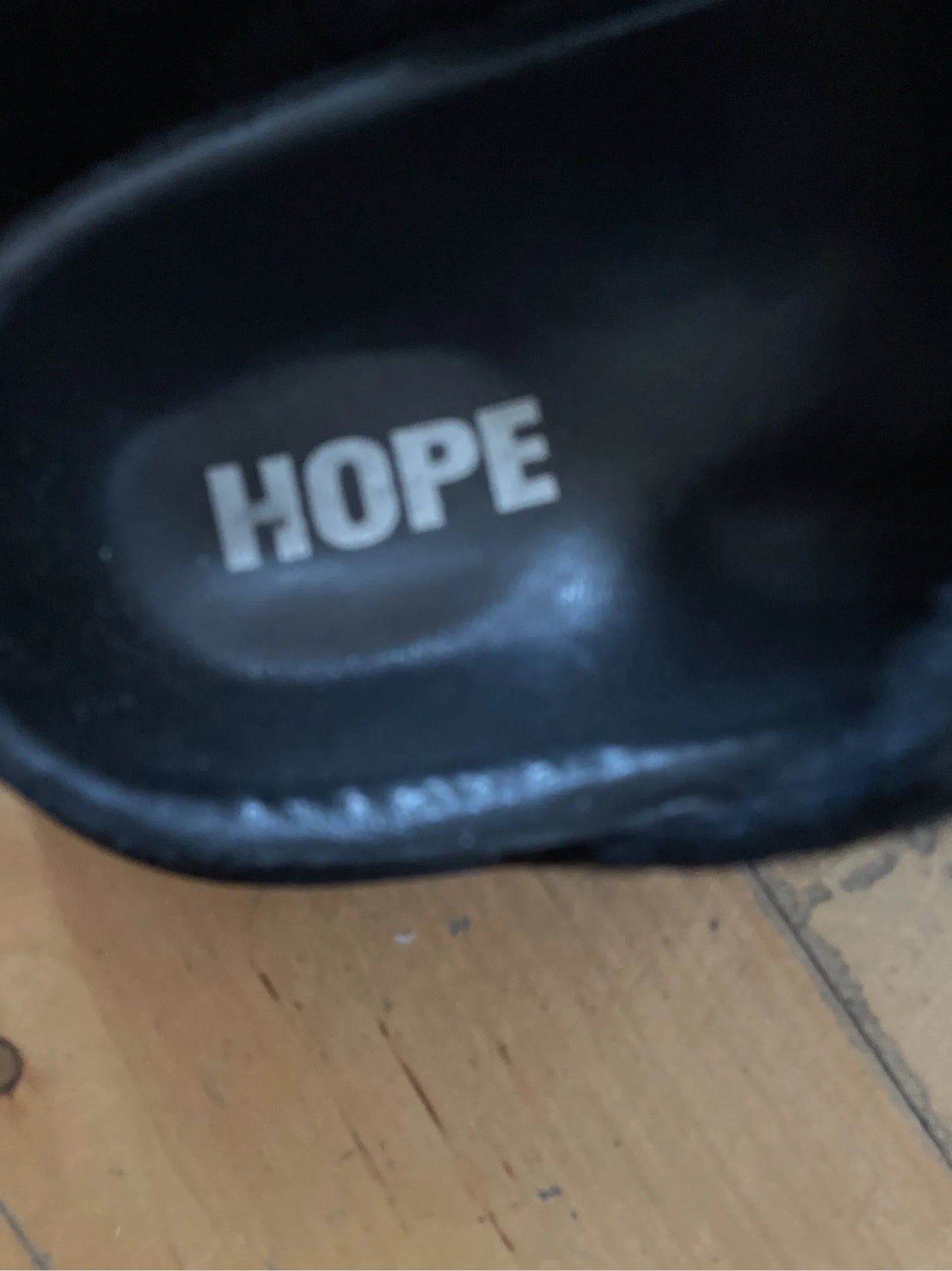 Hope-skinnsandaler