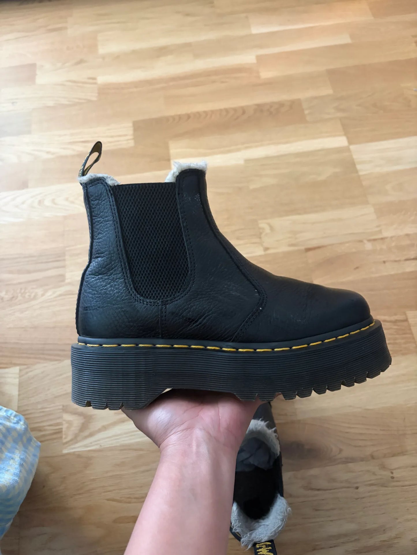 Dr. Martens-skinnboots NWOT