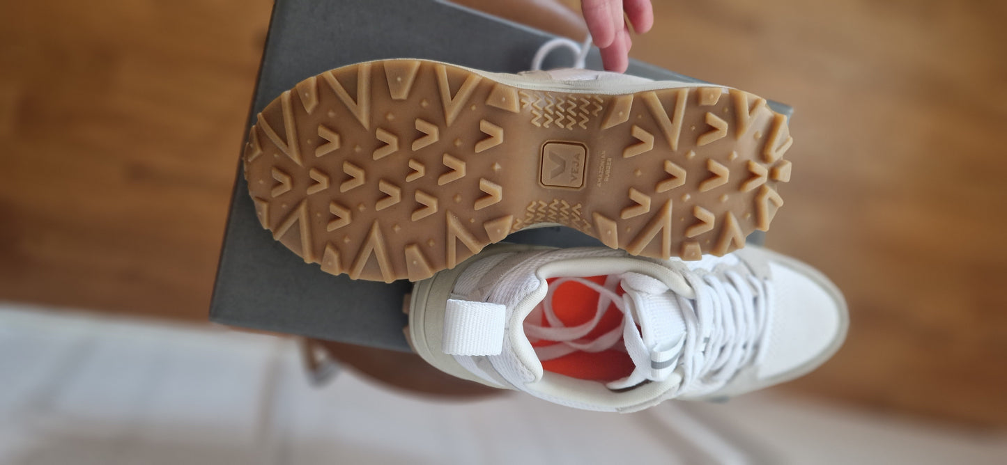 Veja-sneakers NWOT