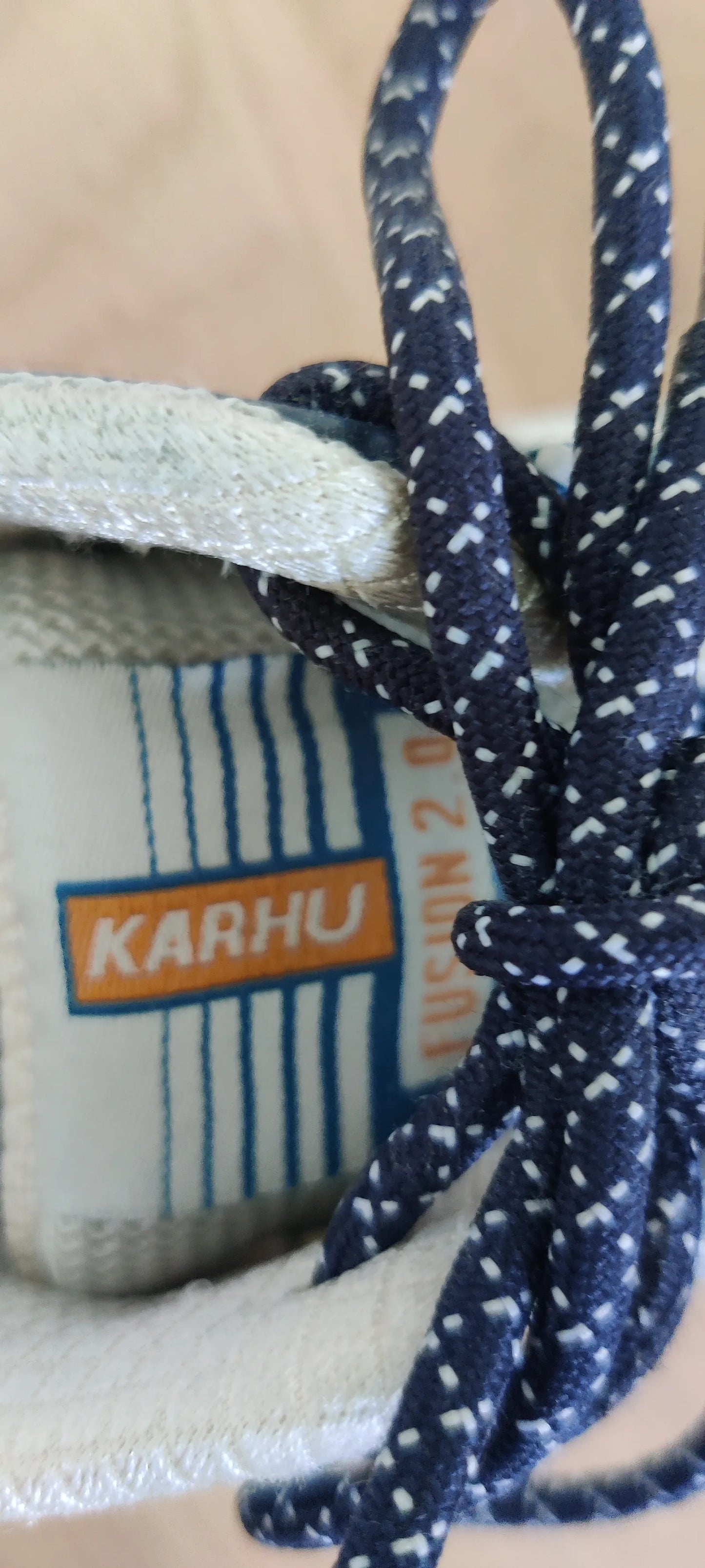 Karhu-sneakers