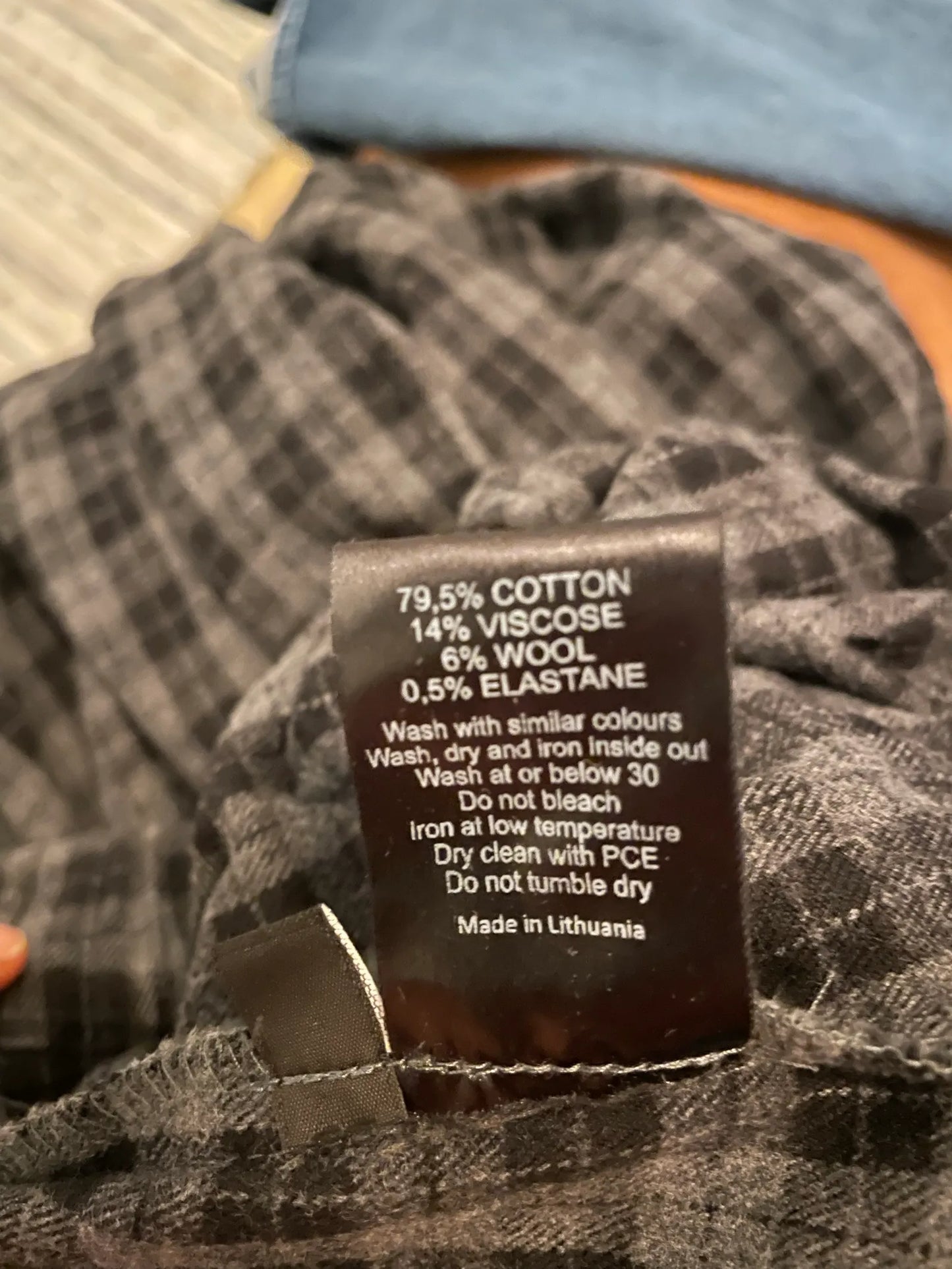 A Part Of The Art Vacant Black Check-byxor