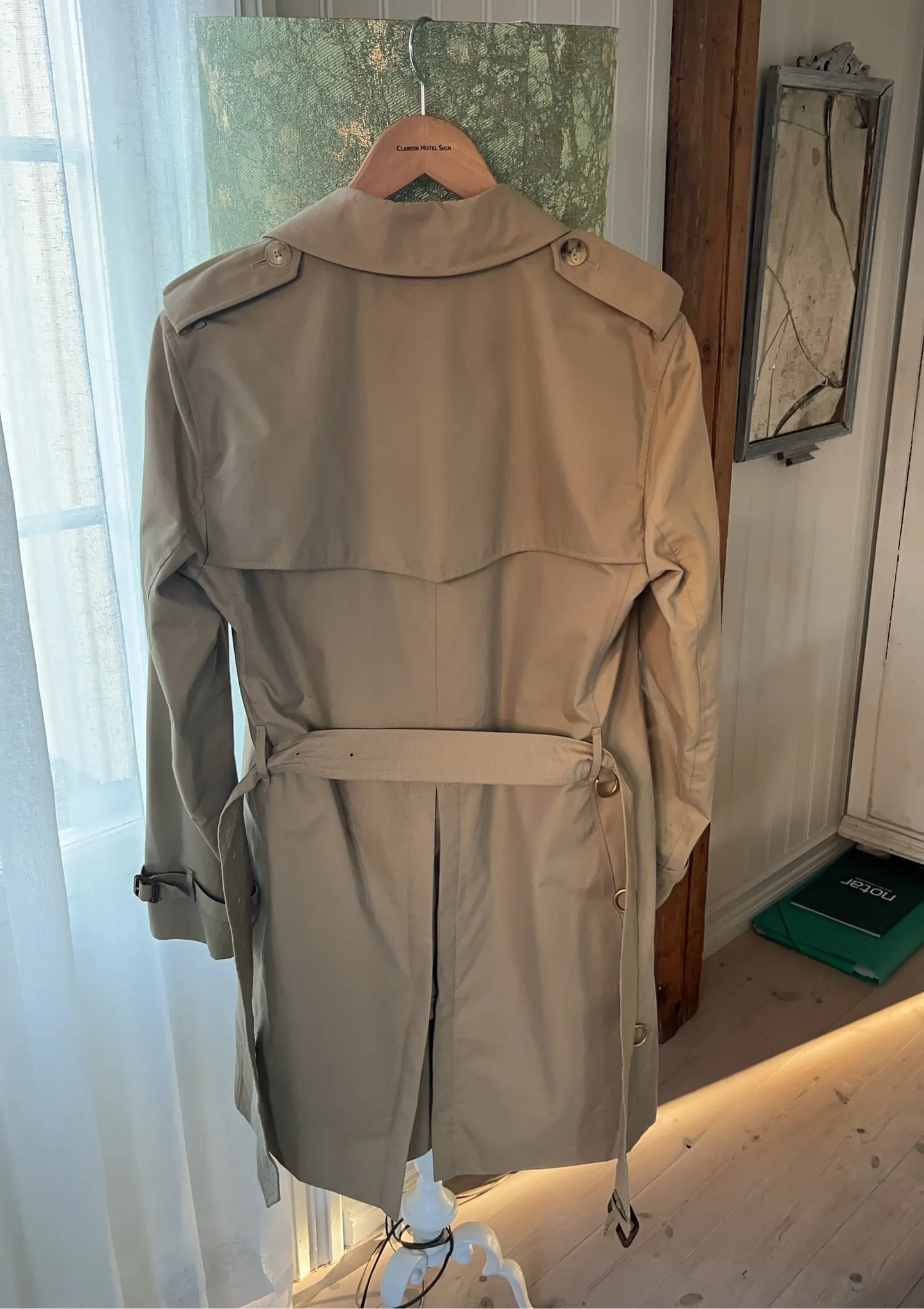 Burberry Kensington Trench Trenchcoat