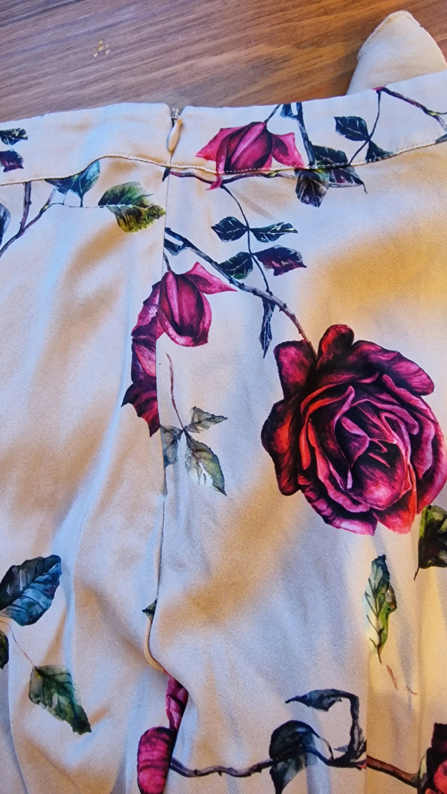 Ahlvar Gallery Hana-sidenkjol