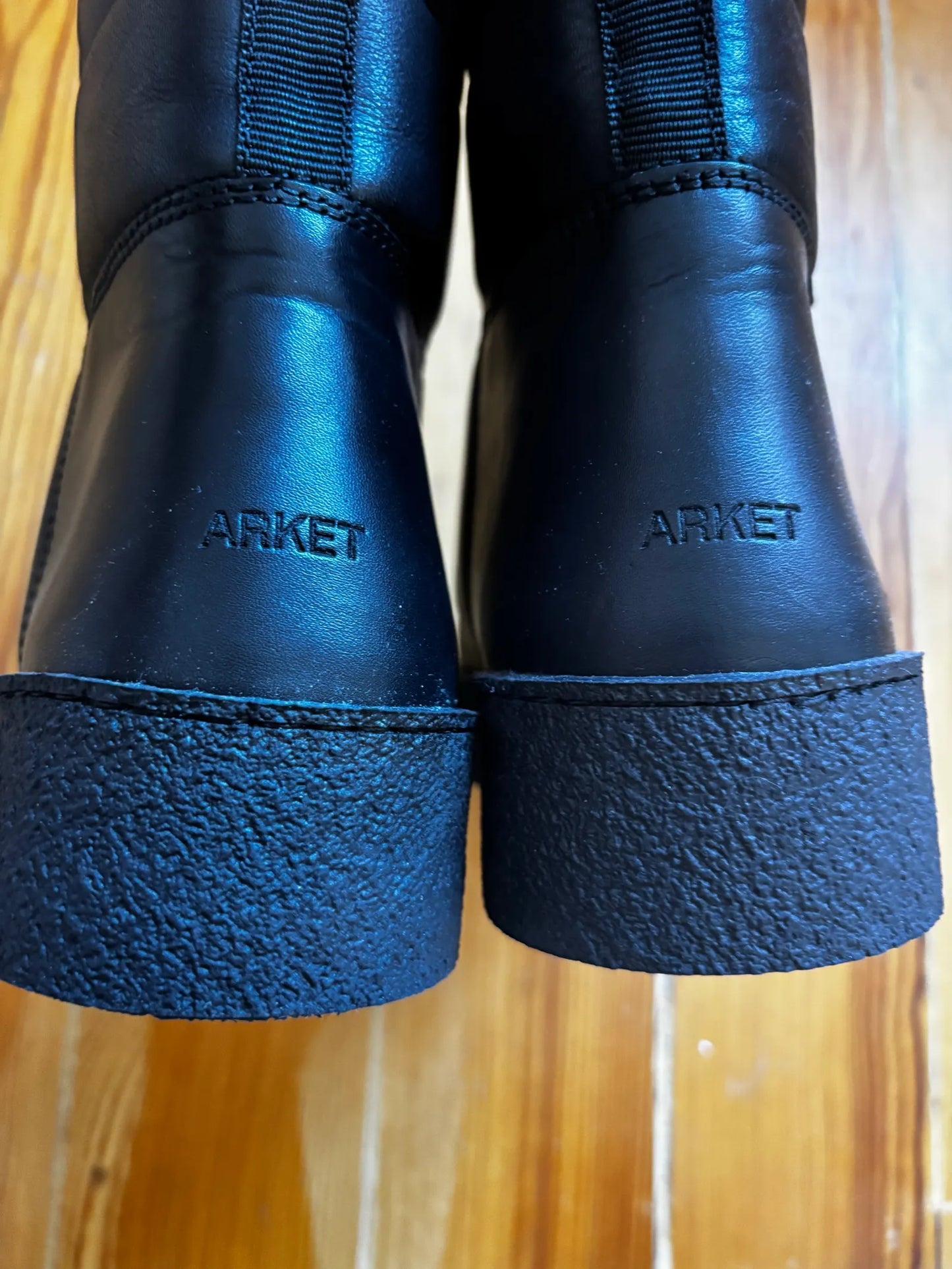 Arket-skinnvinterskor