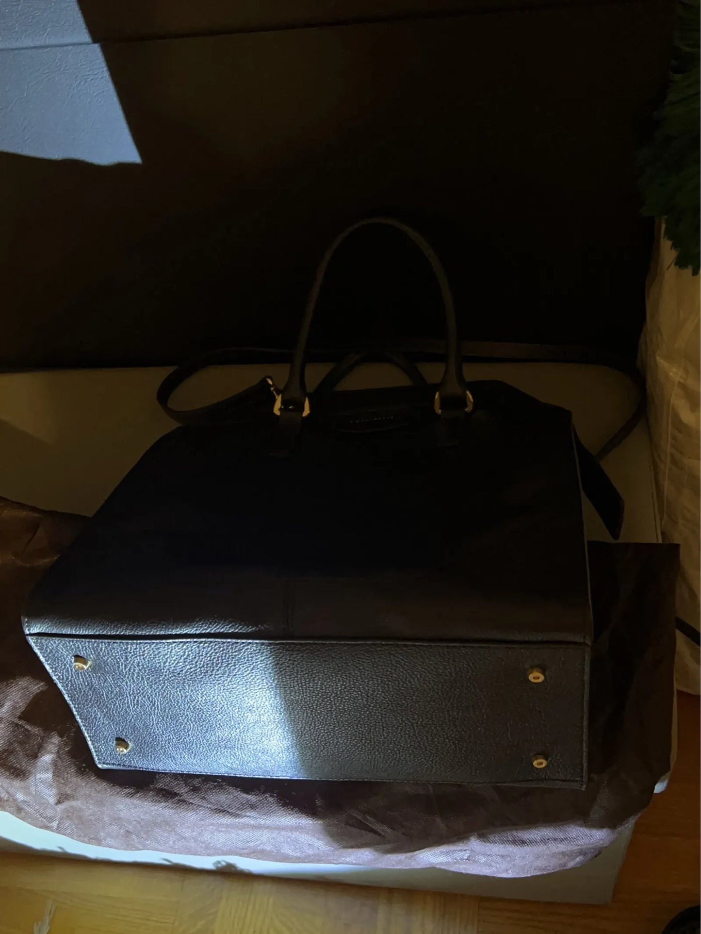 Coccinelle-skinnhandväska NWOT