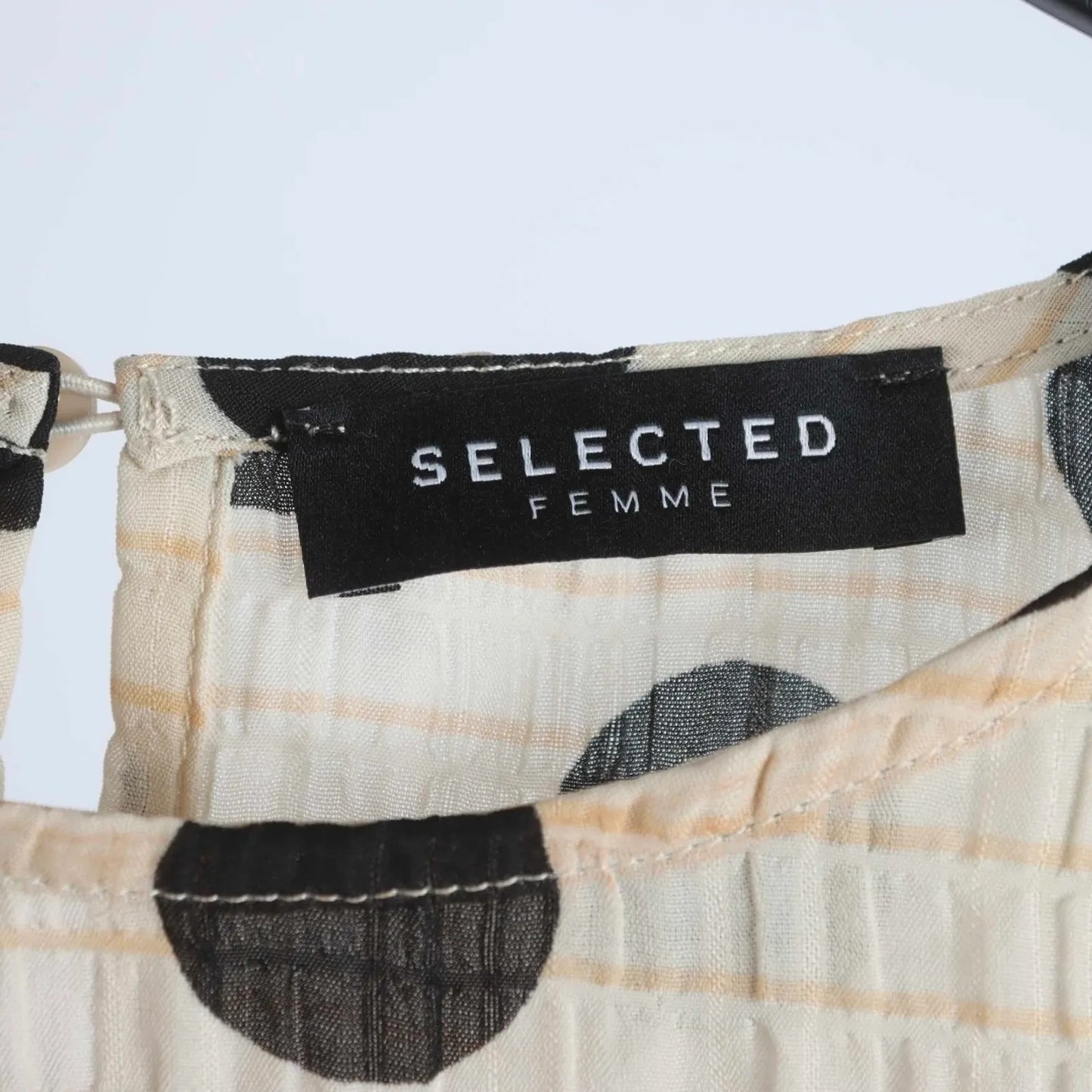 SELECTED-blus