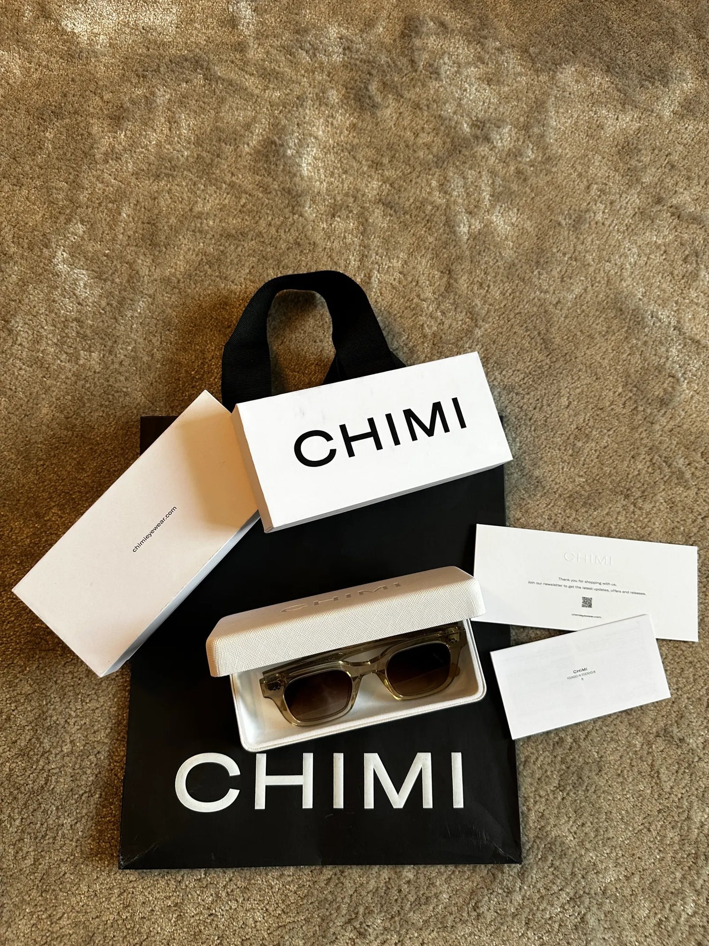 Chimi-solglasögon NWOT