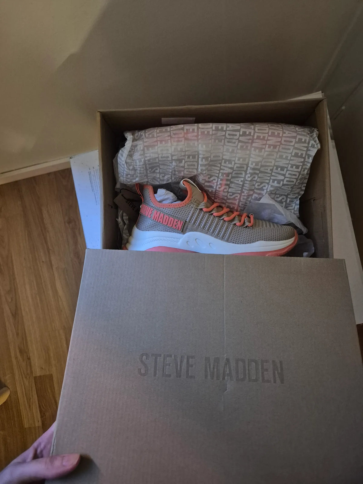 Steve Madden-sneakers NWT