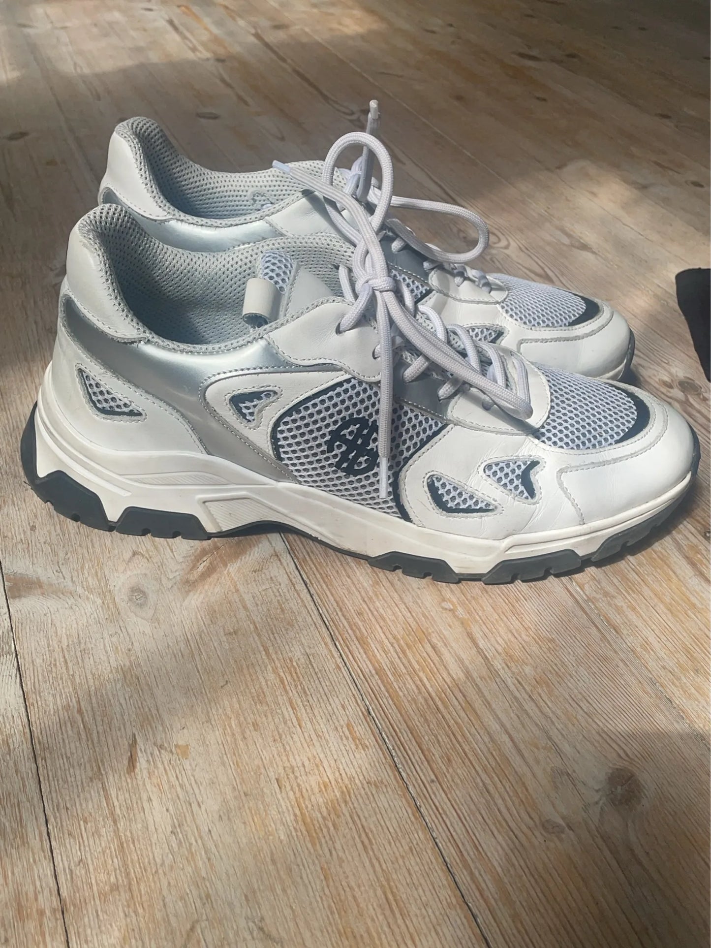 Anine Bing Sneakers