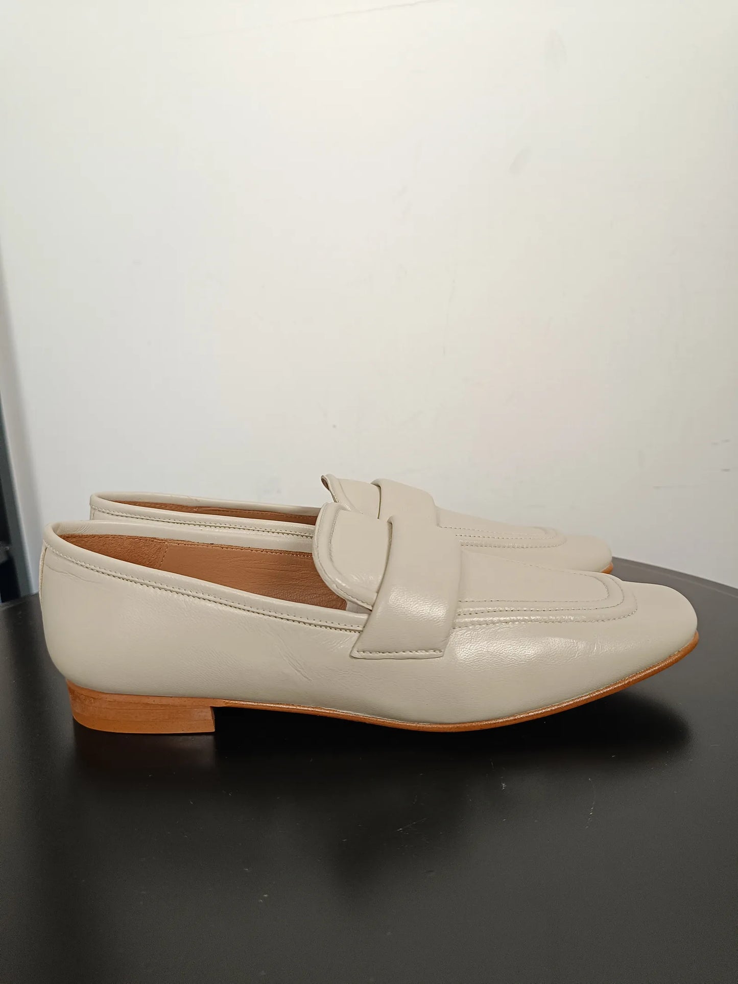 Flattered Vivienne Creme Leather Loafers