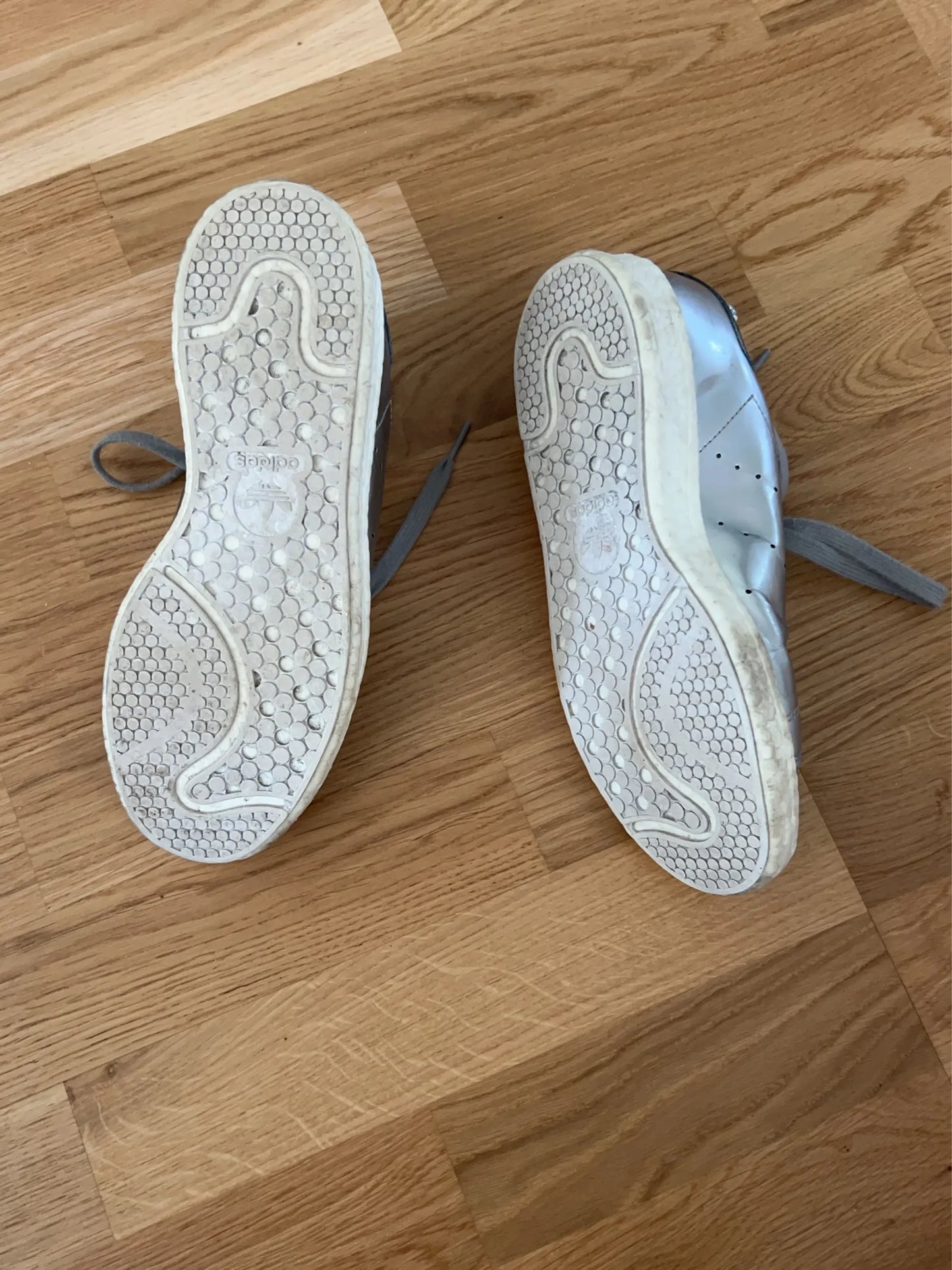 Adidas Sneakers