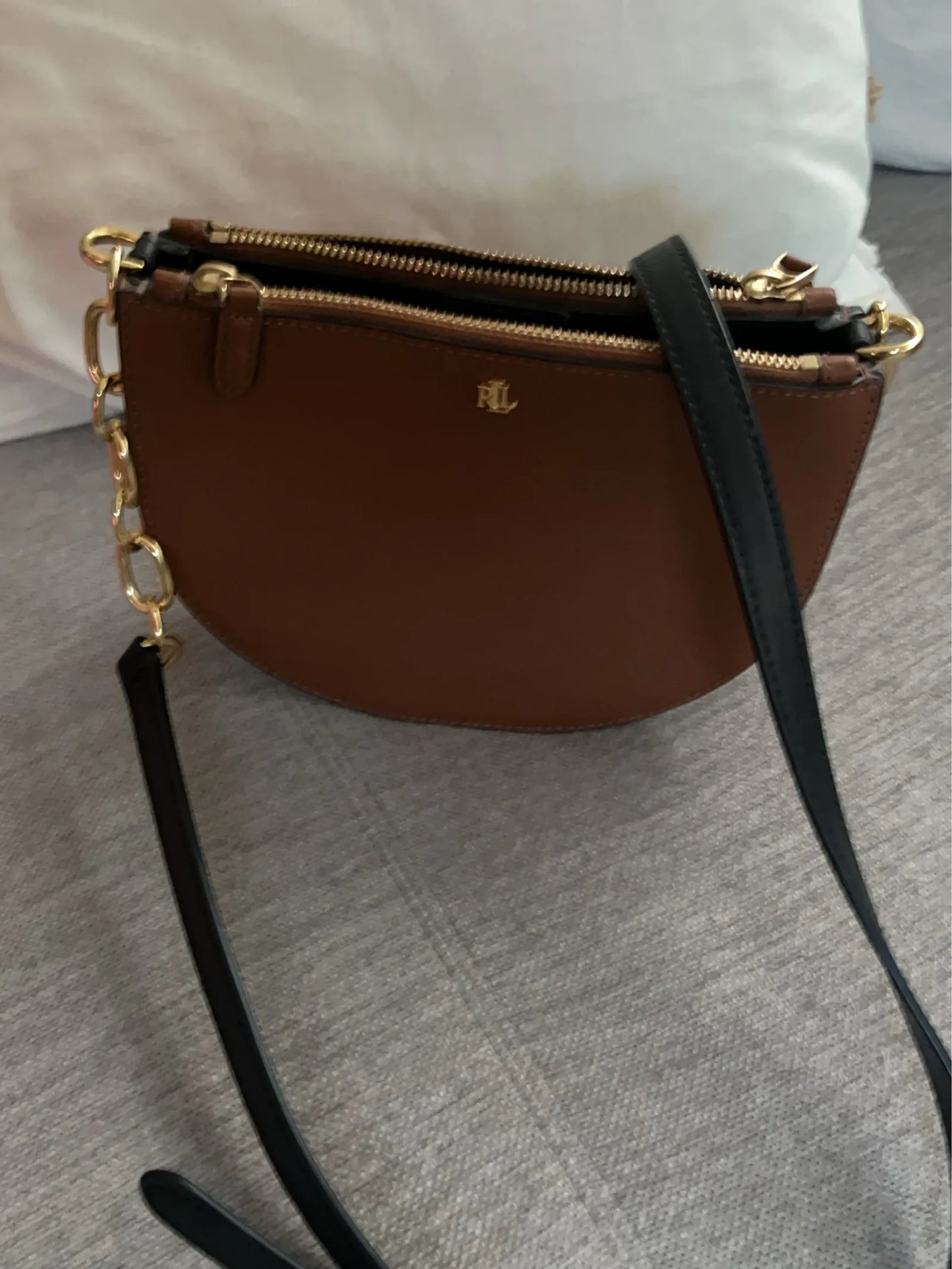 Ralph Lauren Sutton 22-skinnaxelremsväska