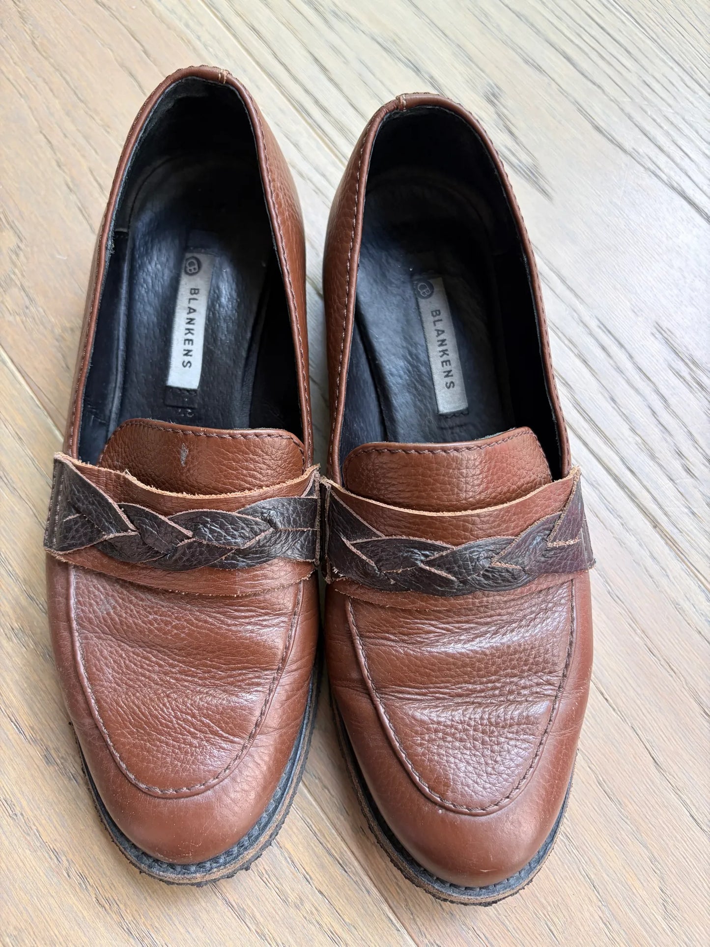 Blankens-skinnloafers