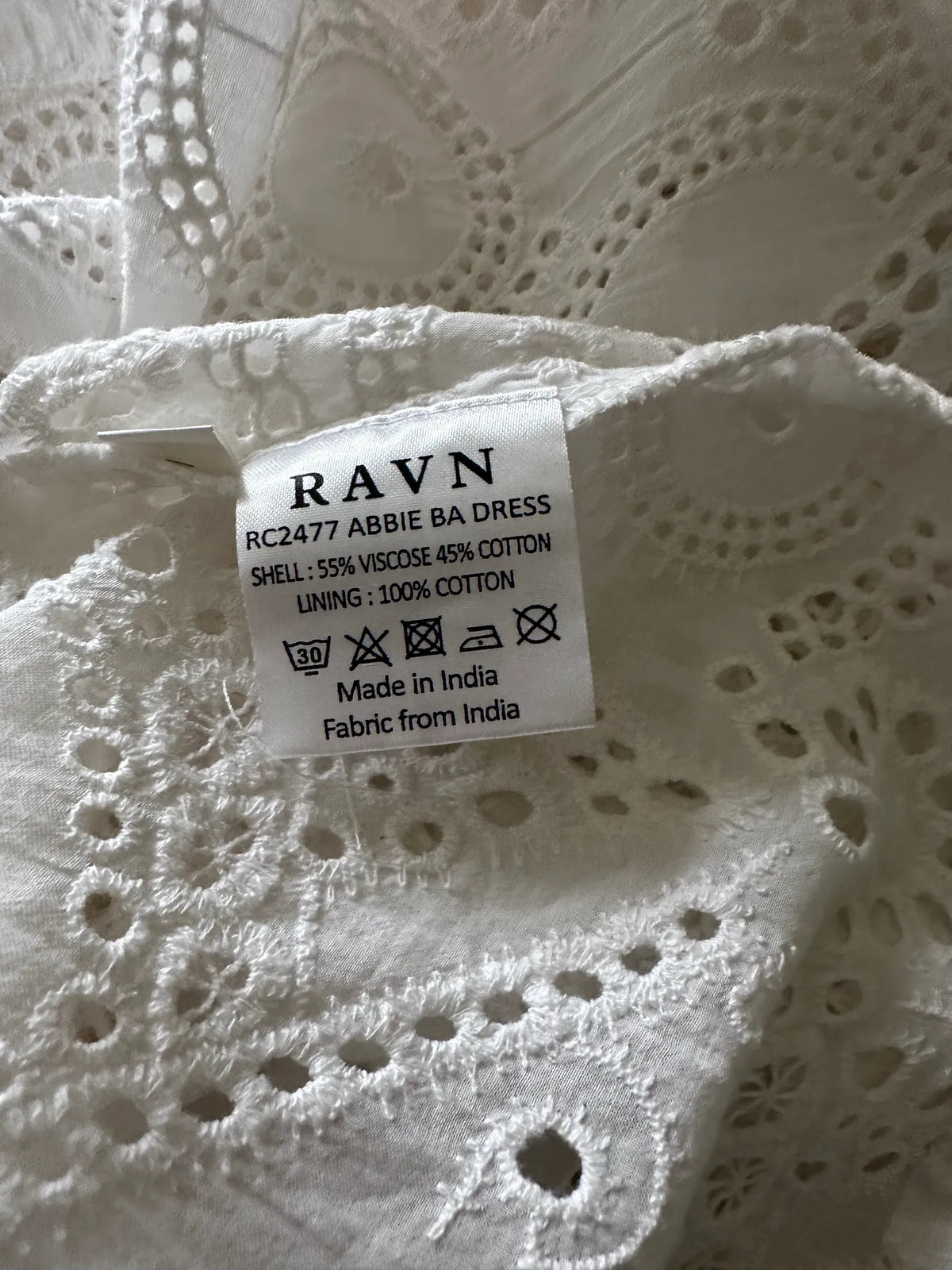 Ravn-klänning