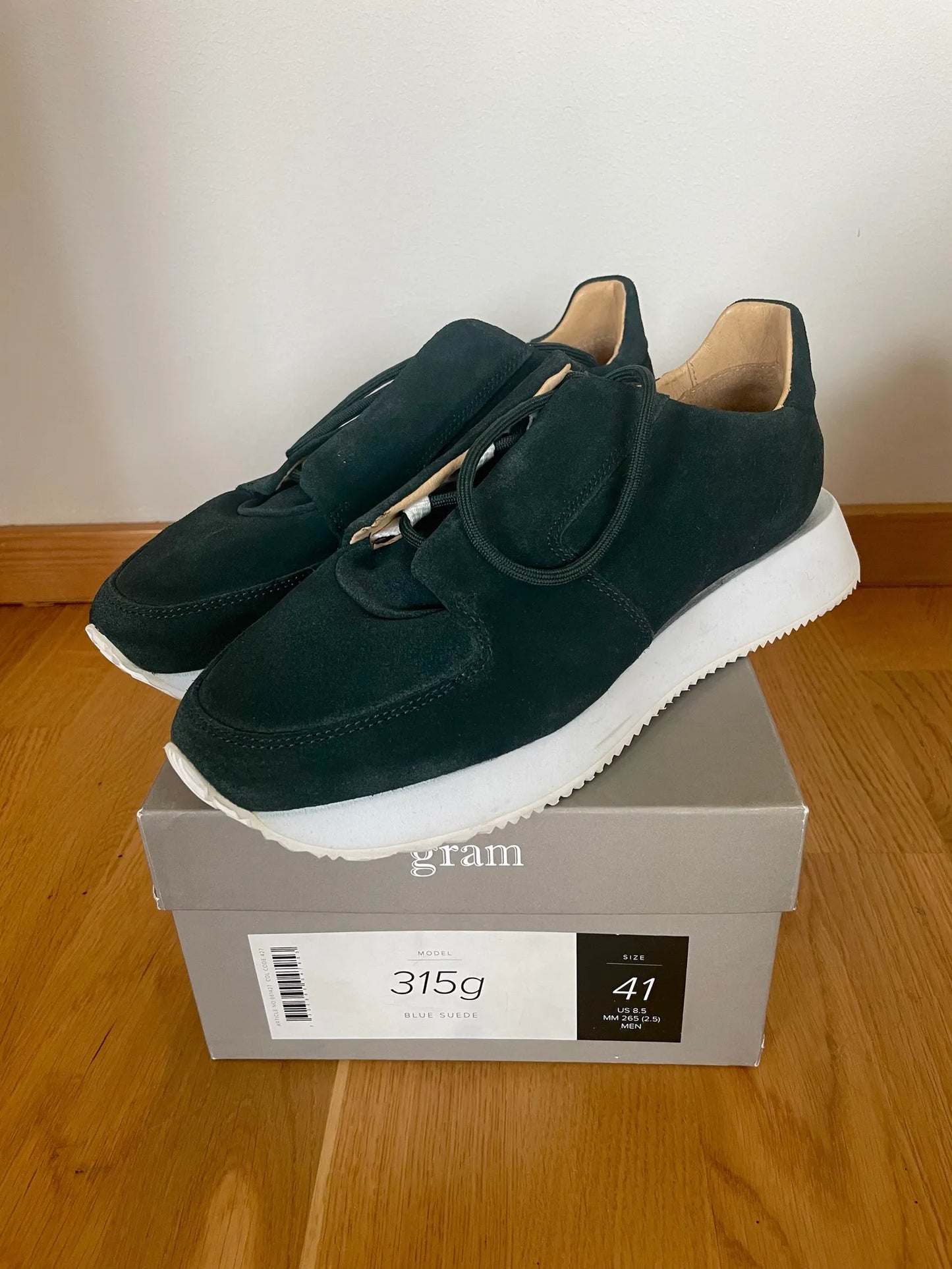 Gram-sneakers NWOT