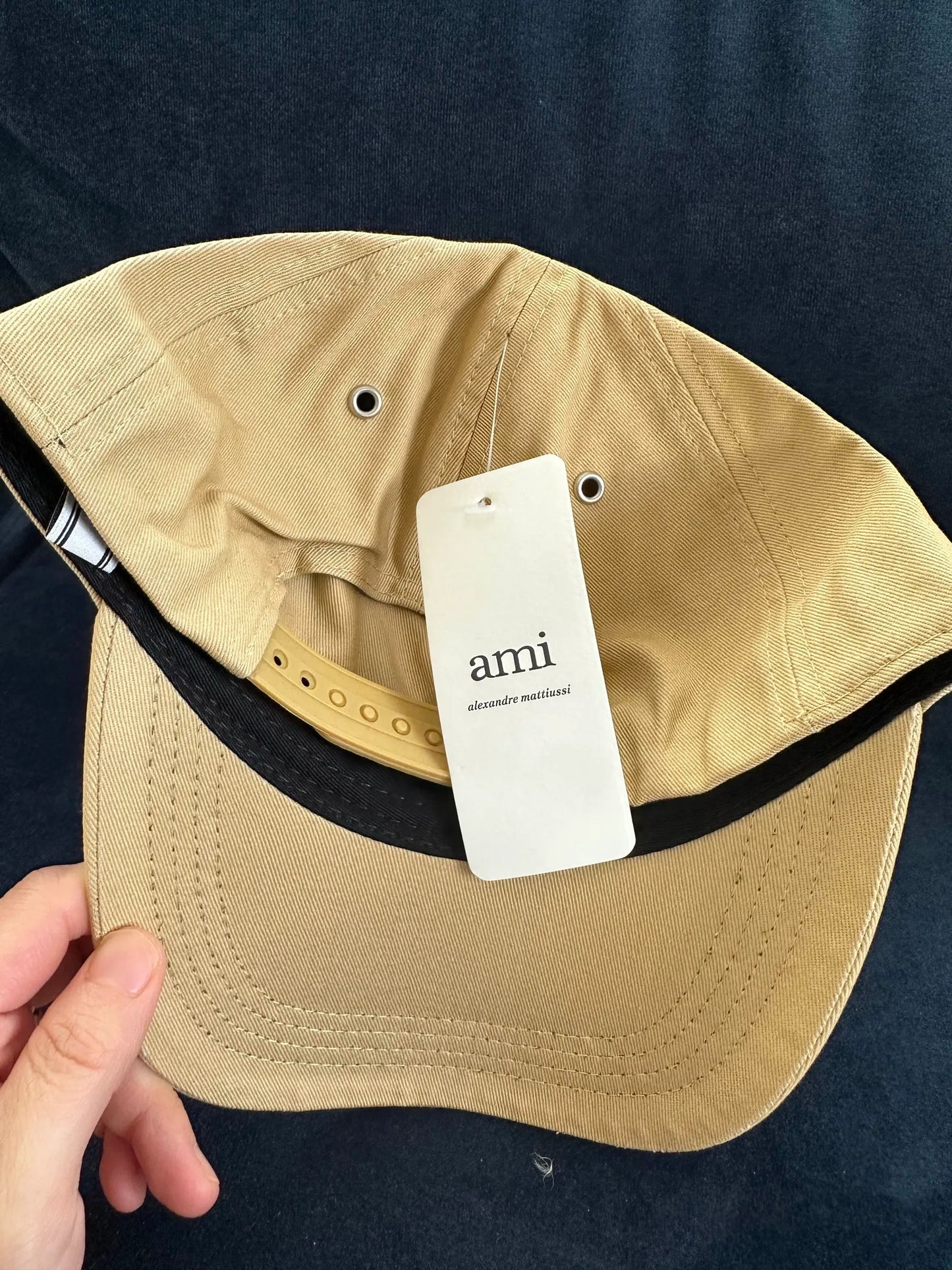 Ami Cap