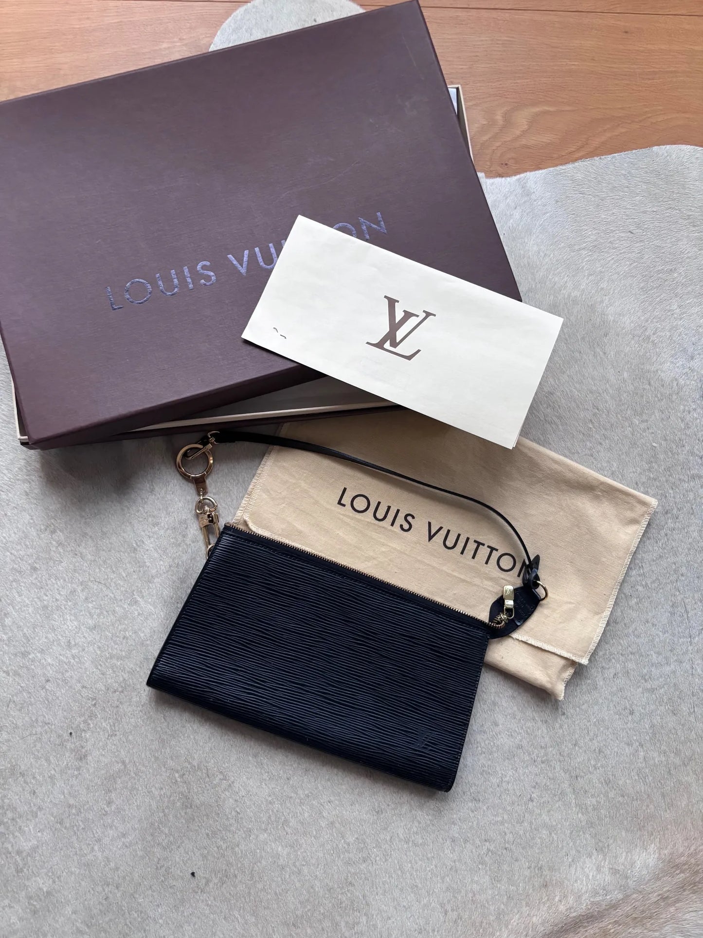 Louis Vuitton Lv Epi Poshette Shoulder bag