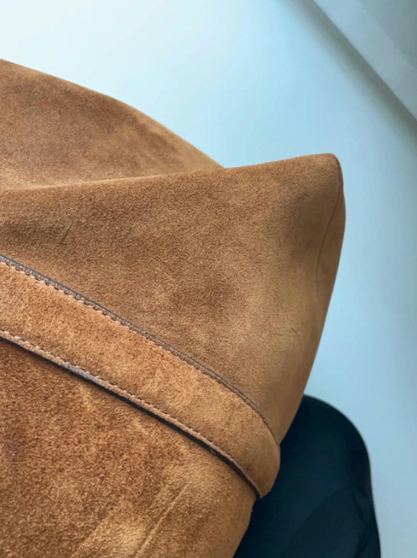 Toteme Suede Tote-skinnhandväska NWT