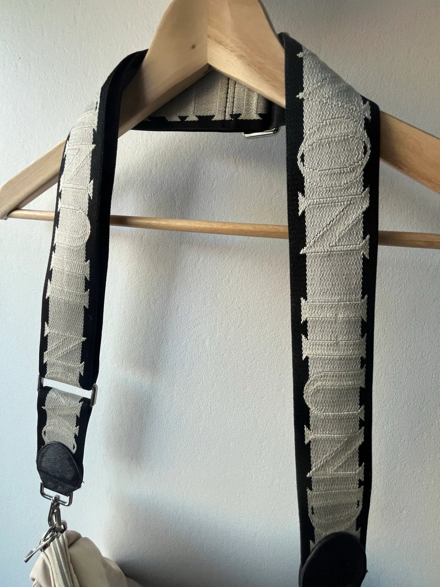 Won Hundred Dea Nylon-axelremsväska