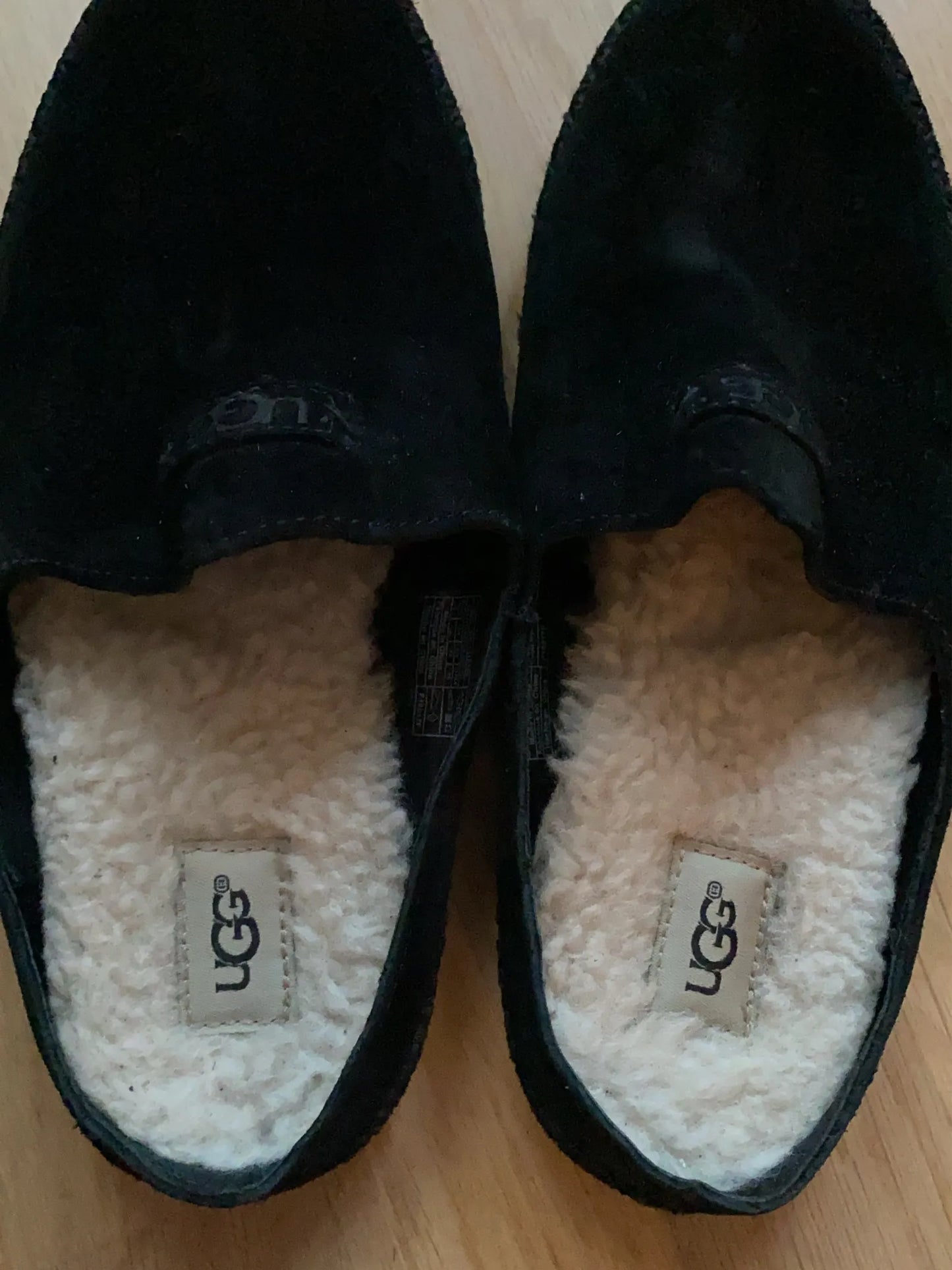 UGG-loafers