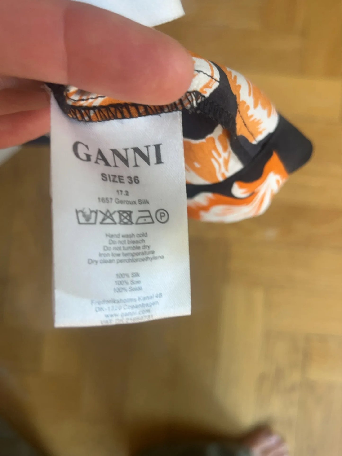 Ganni-sidenblus