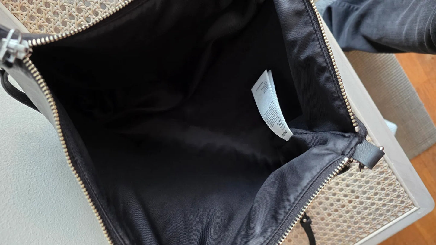 Stand Studio-axelremsväska NWOT