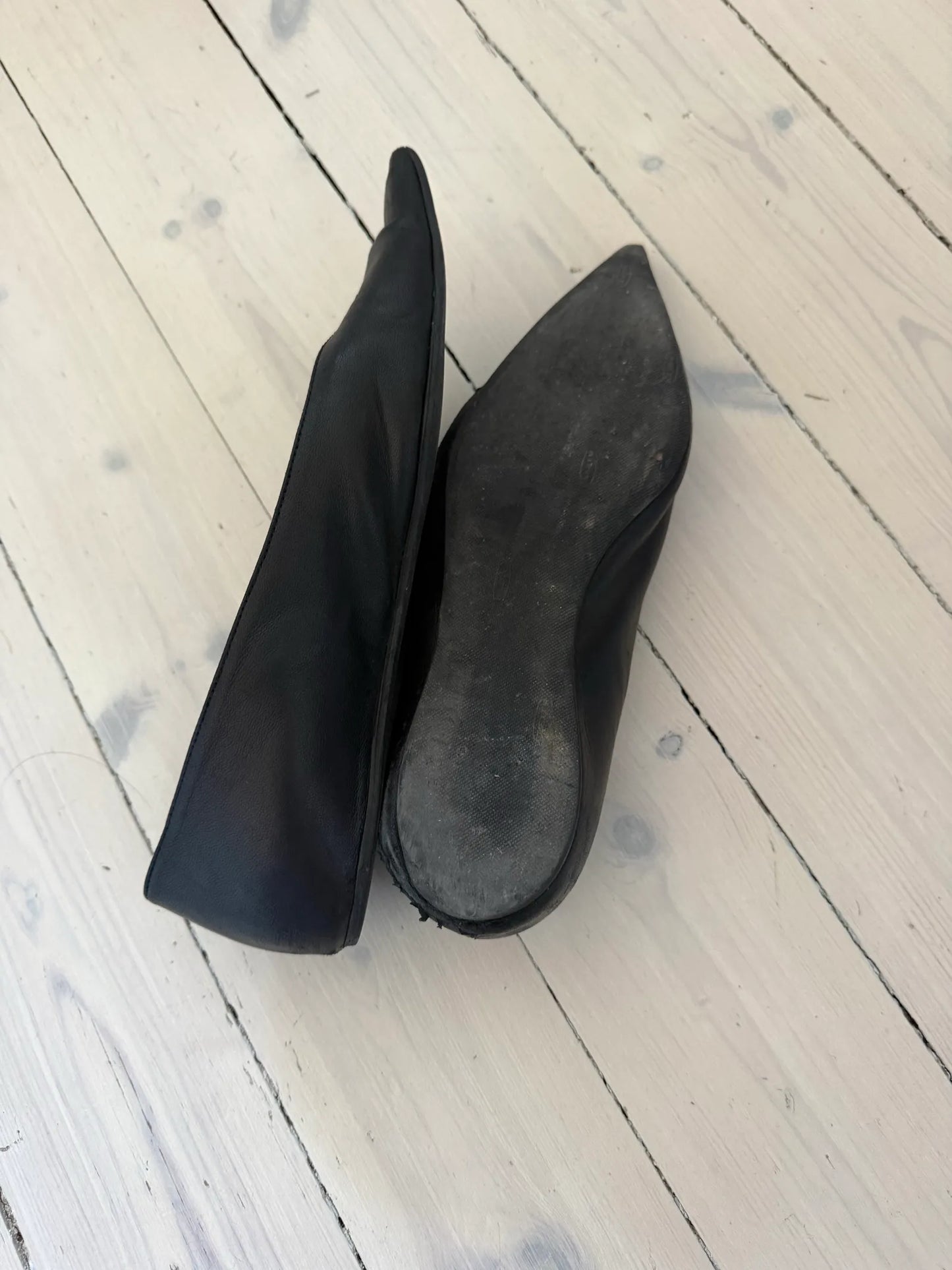 Toteme Leather Asymmetric Ballerinas Black-skinnballerinaskor