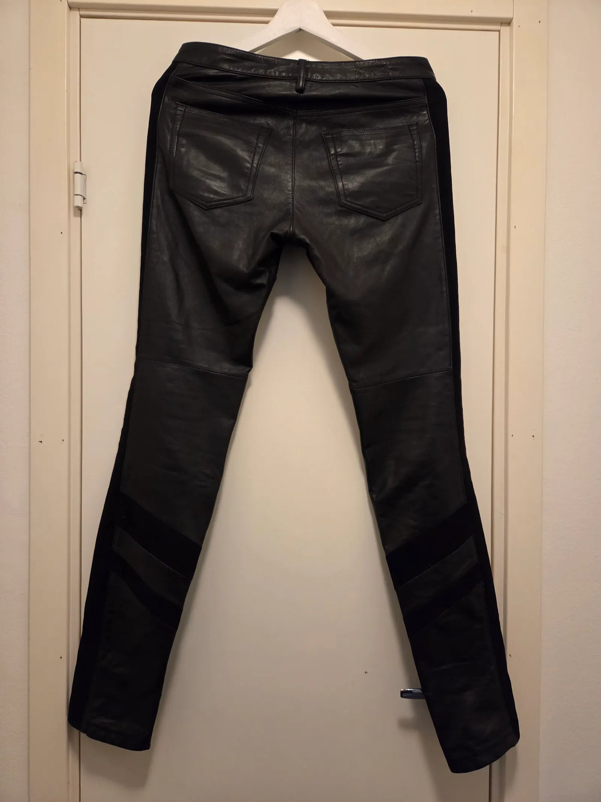 Dagmar Panelled Leather-skinnbyxor