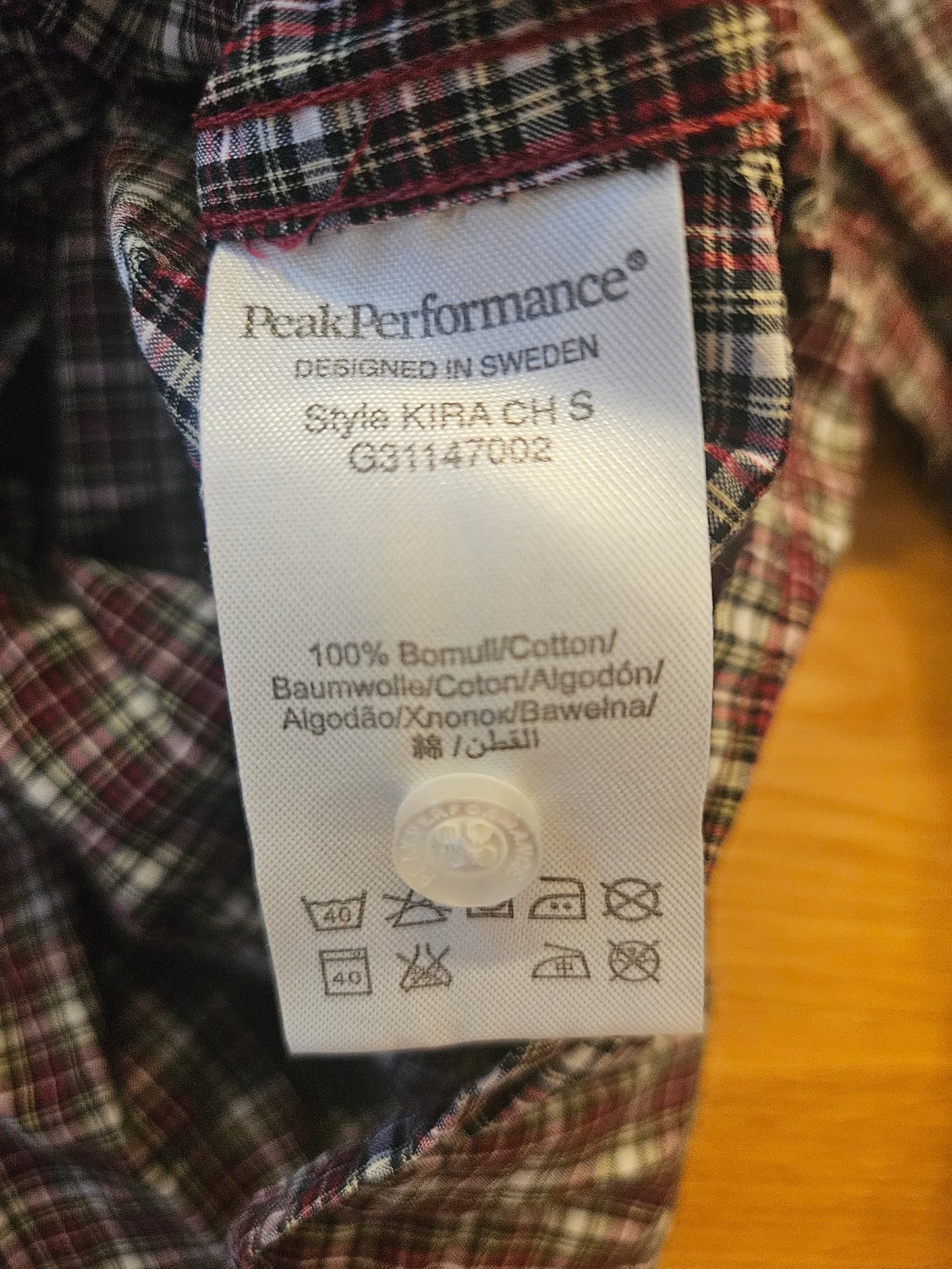 Peak Performance-skjorta