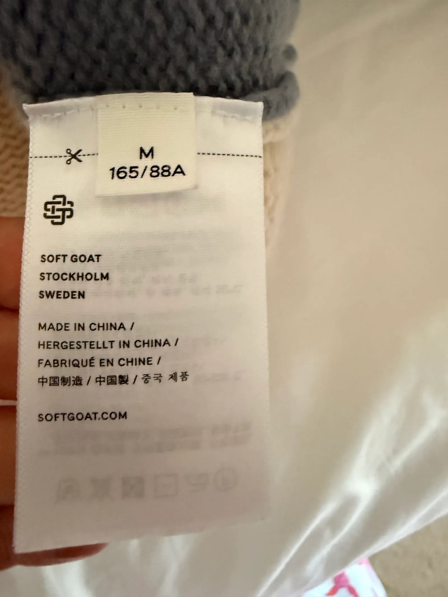Soft Goat Tvåfärgad, Gråblå På Framsida Och Beige Baksida Turtleneck