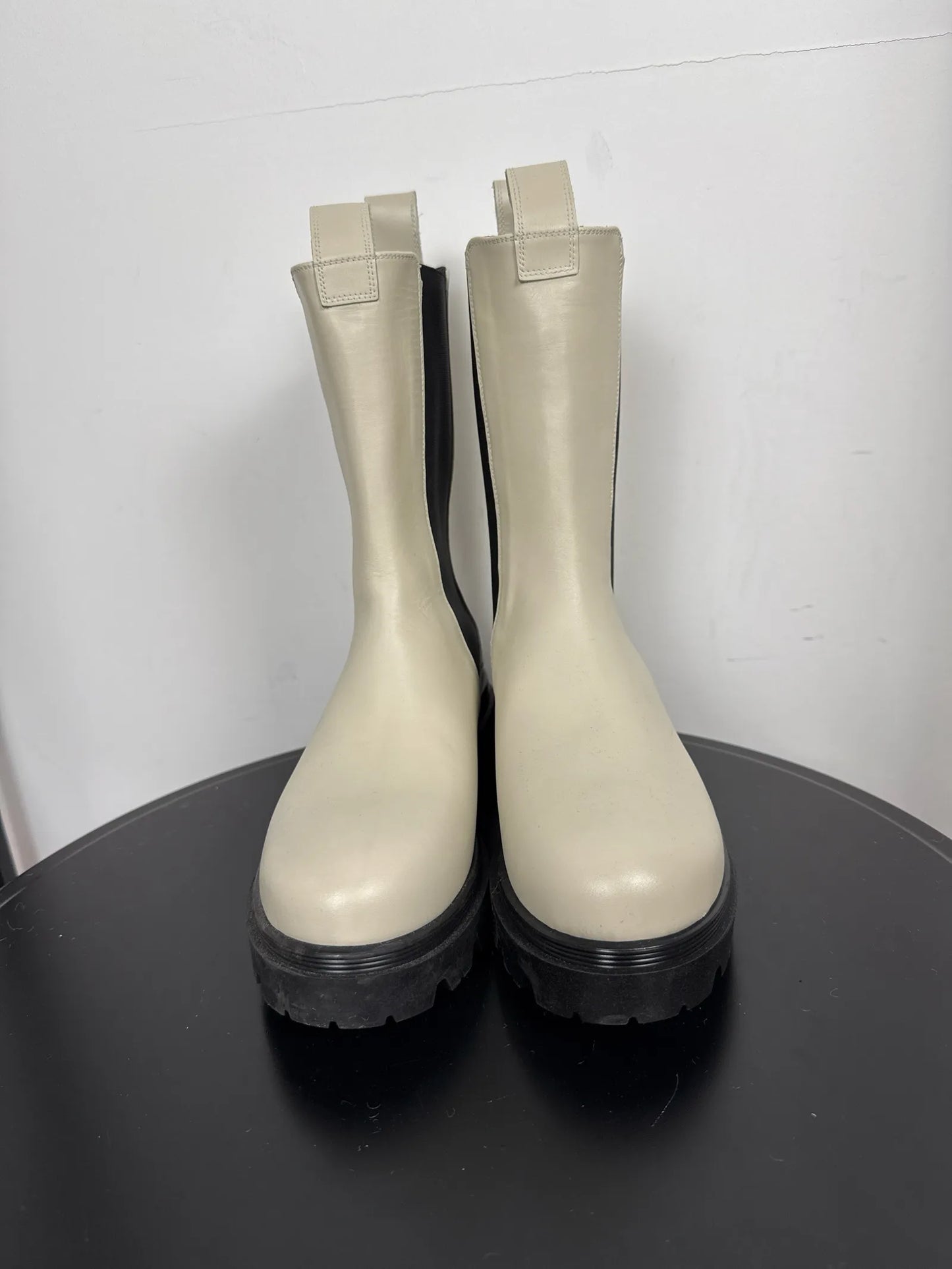 Flattered Lia Creme-skinnboots NWOT