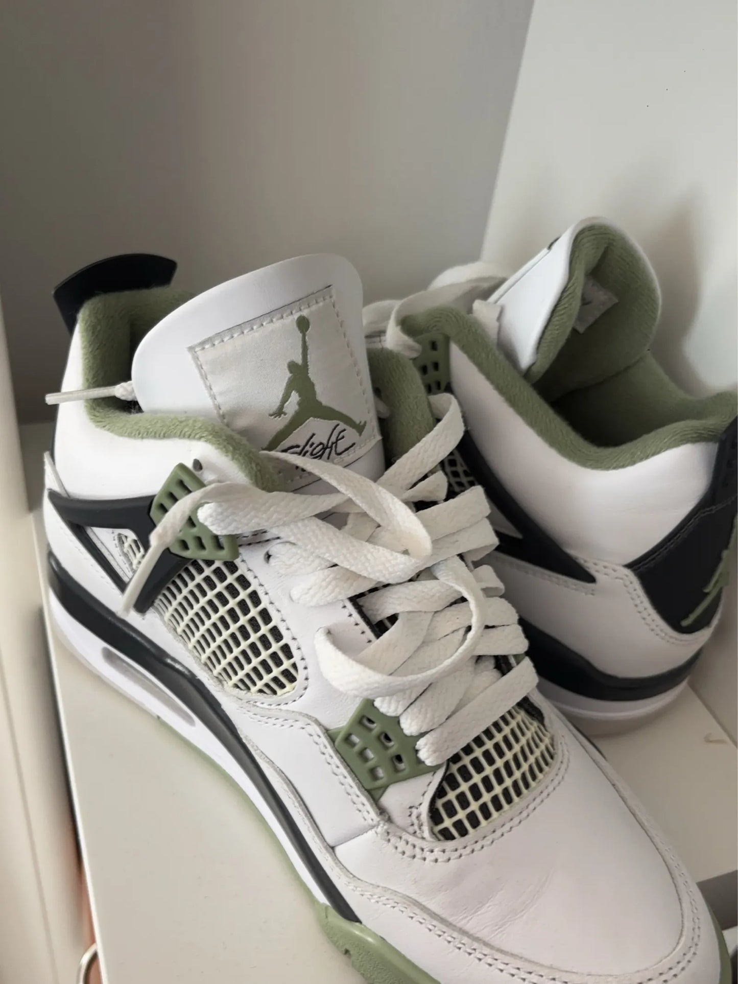Jordan-skinnsneakers