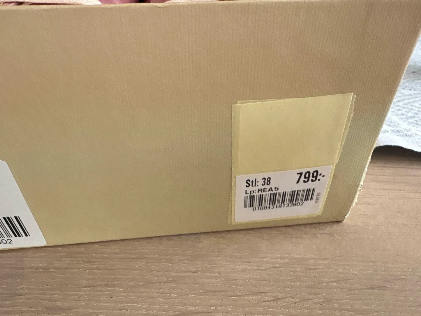 K.Cobler-sneakers NWT