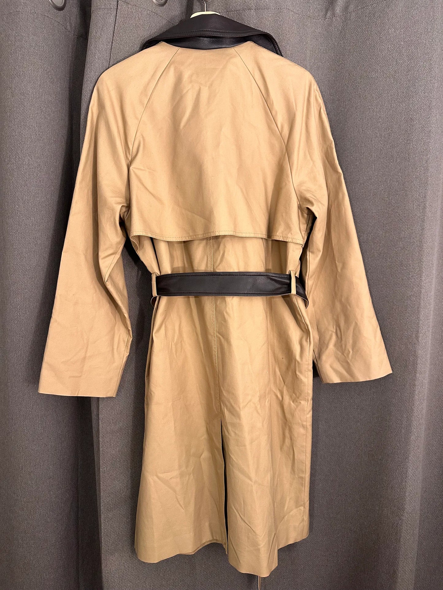 H&M-trenchcoat NWOT