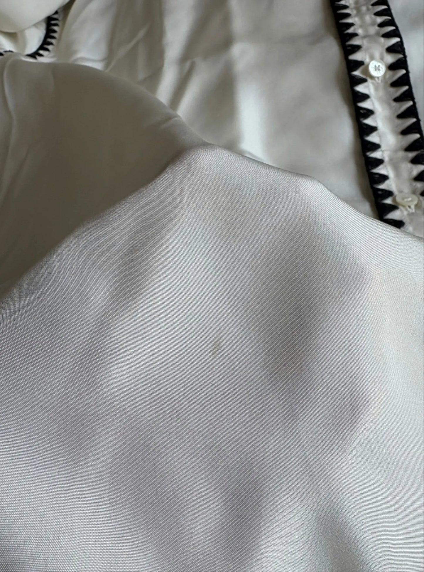 Toteme Long Embroidered Silk-sidenskjorta