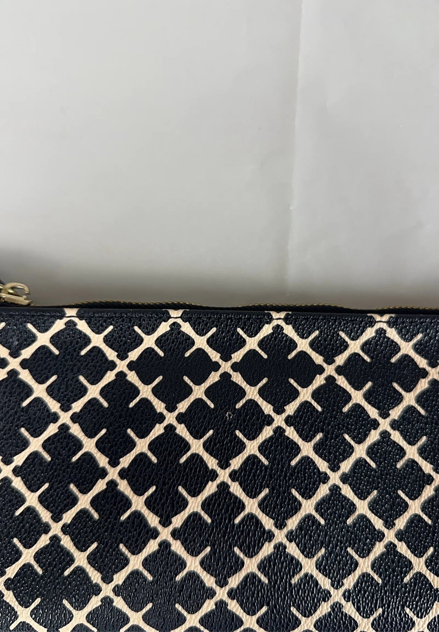 By Malene Birger-skinnkuvertväska