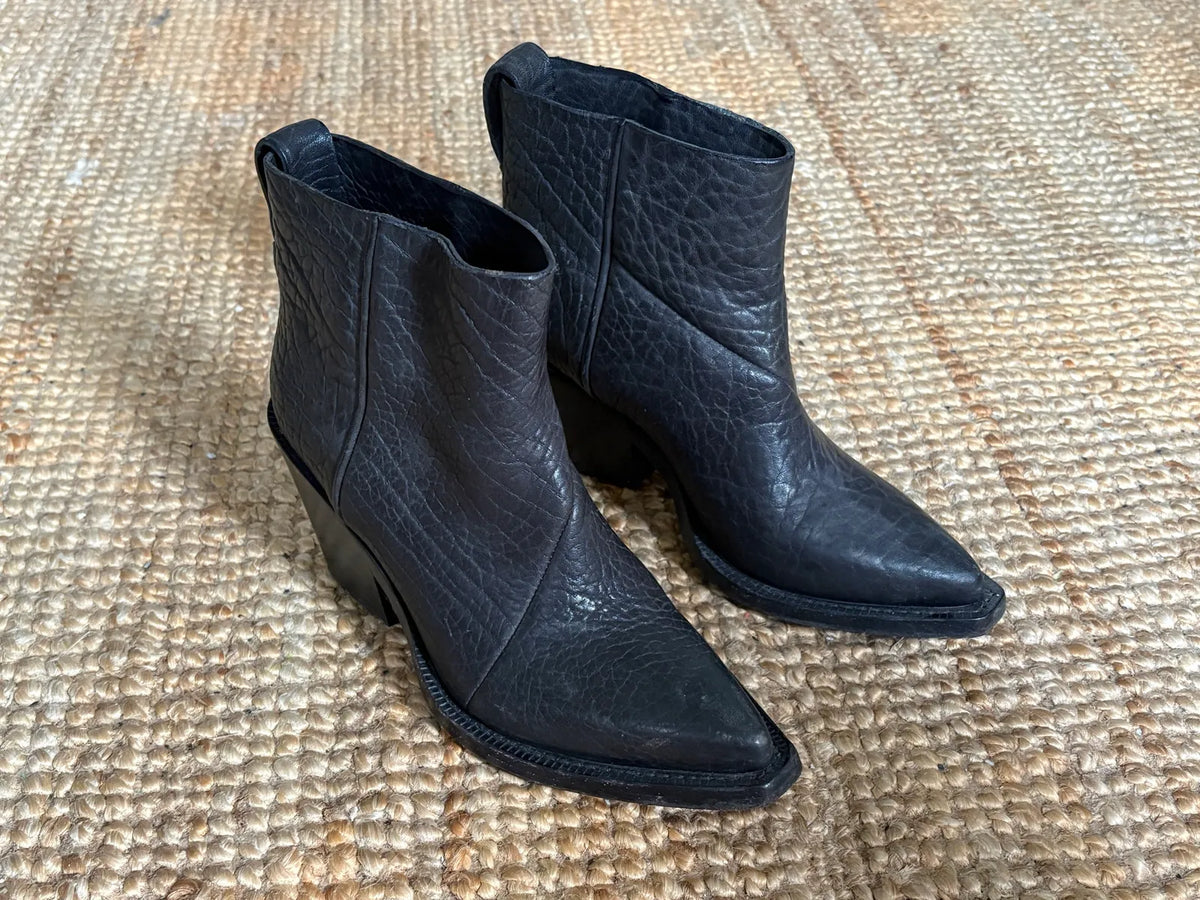 Acne Studios Donna Boots