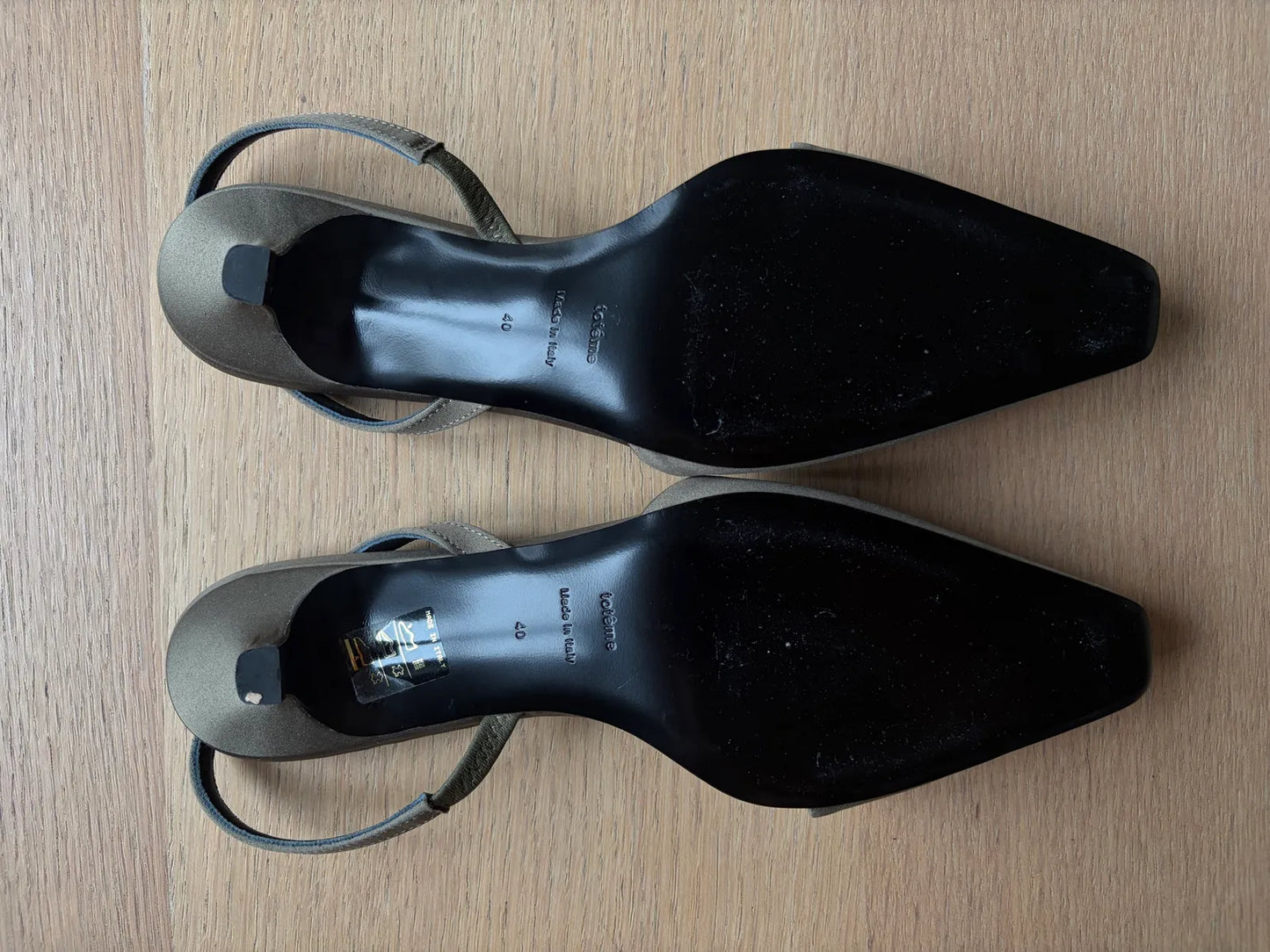 Toteme Satin Slingback-skinnklackar NWOT