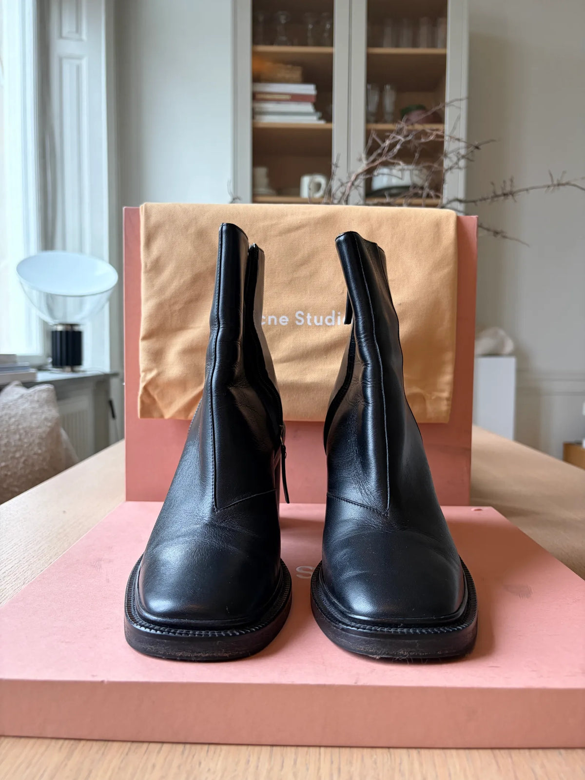 Acne Studios-skinnboots