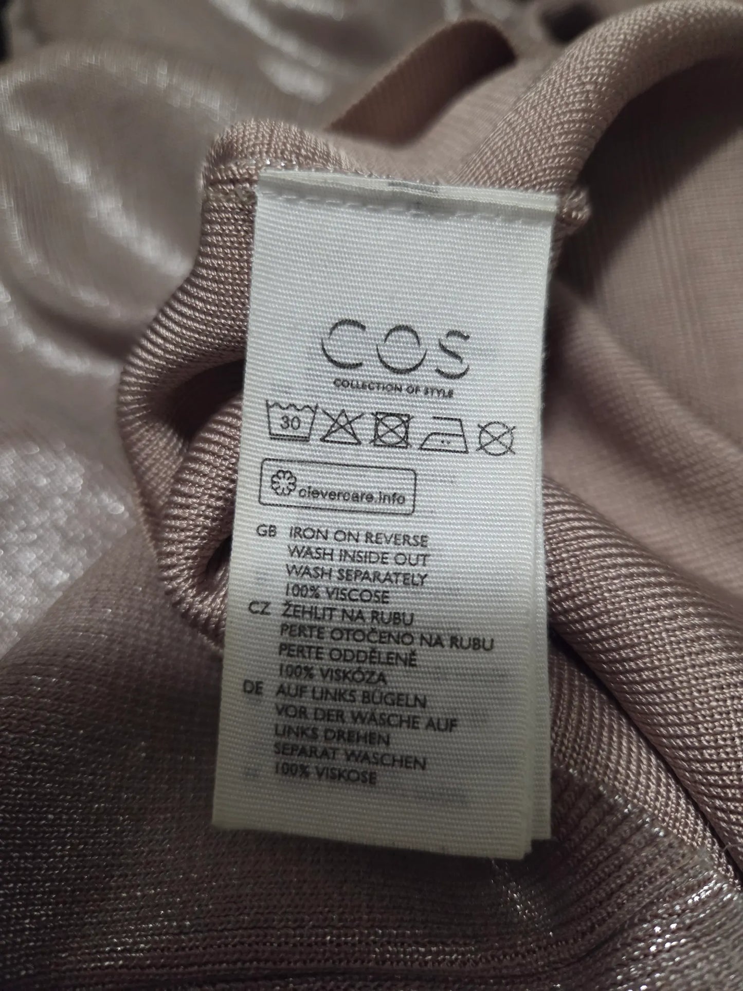 Cos-klänning