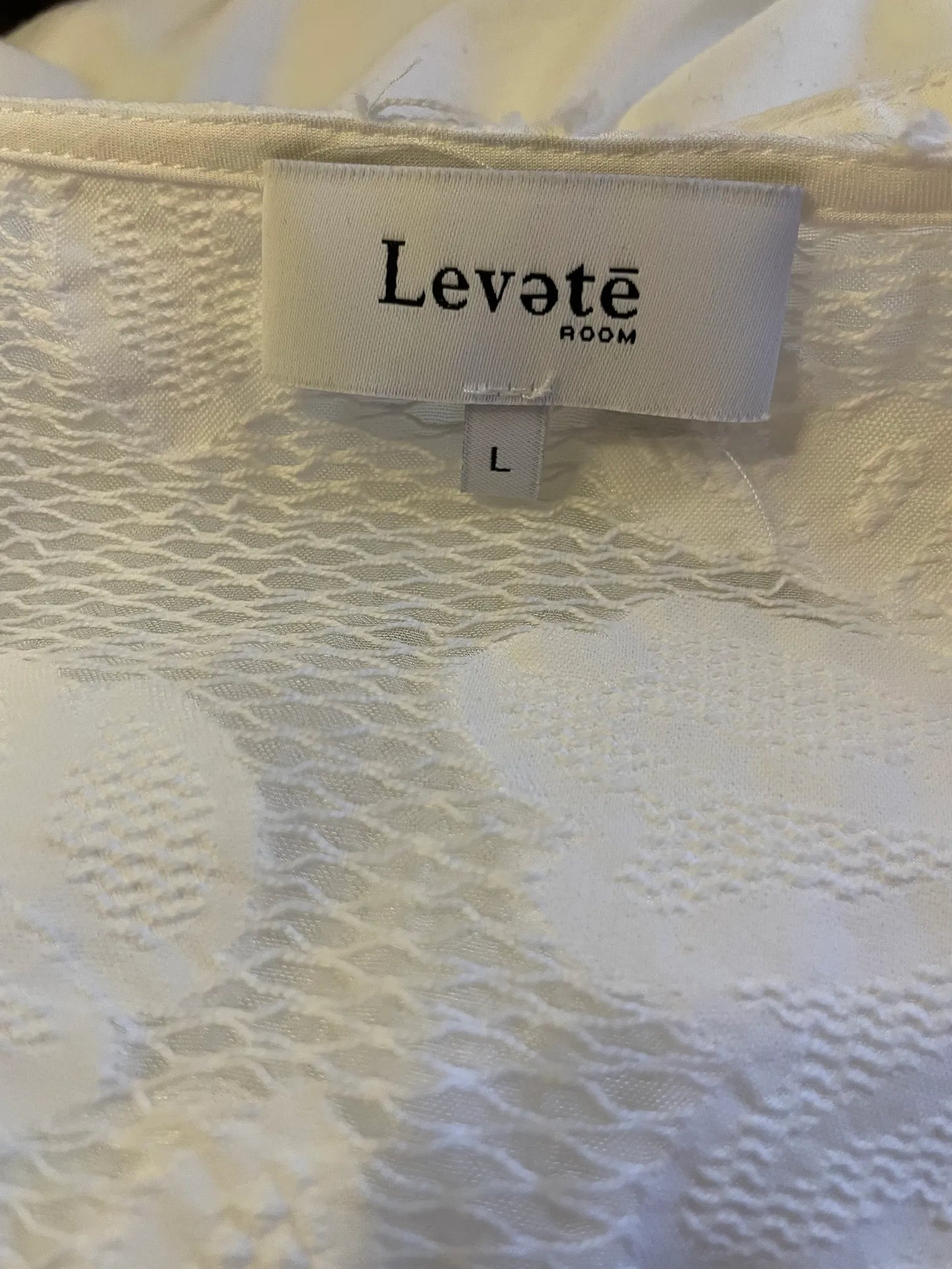 Levete Room Lr-kisser-blus NWOT